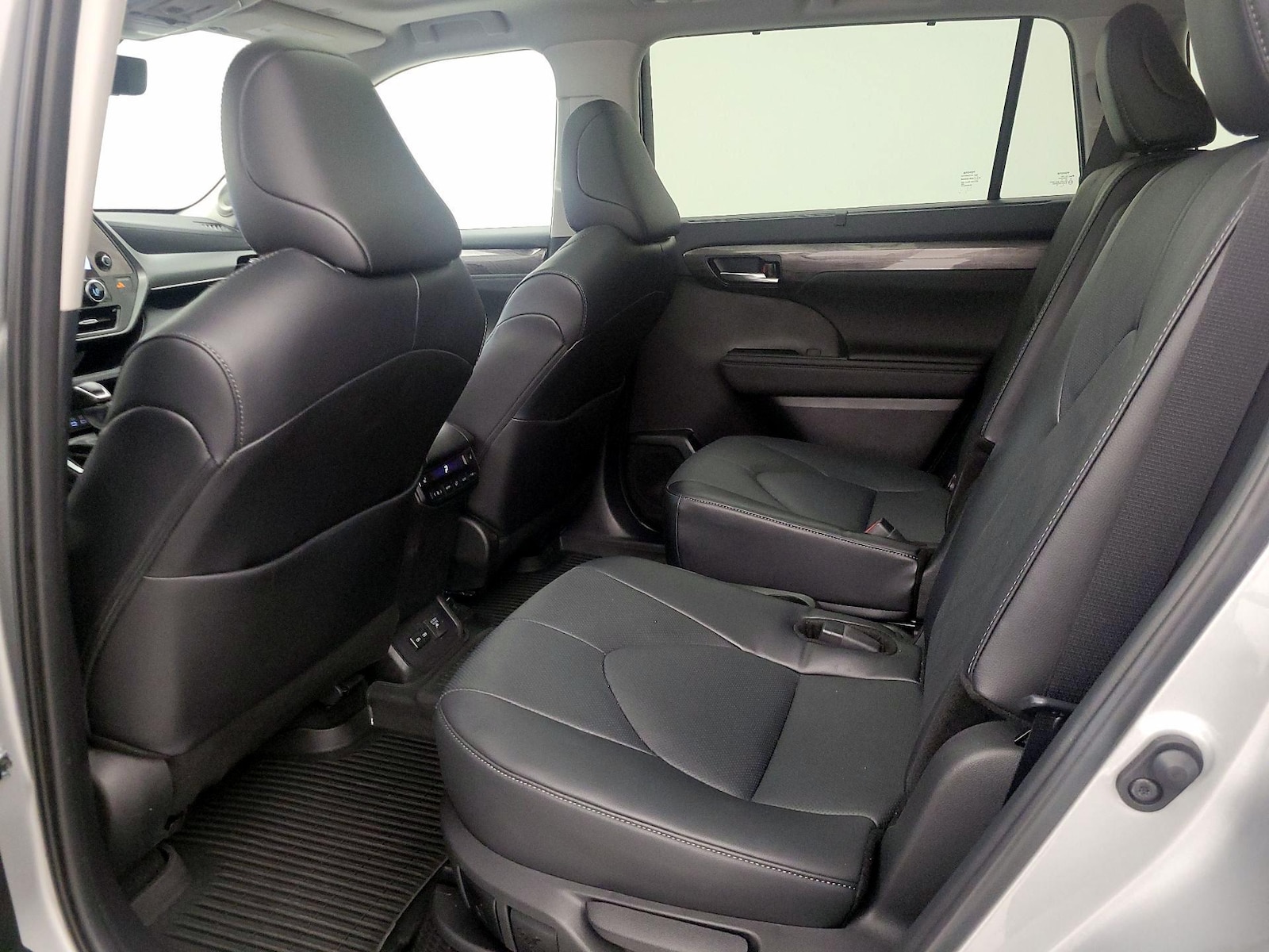 2024 Toyota Highlander Platinum - Photo 21