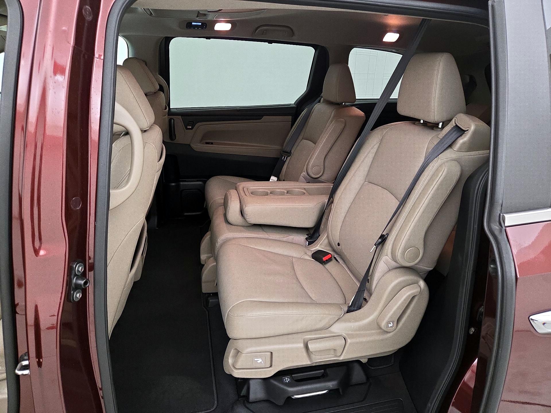 Thumbnail: 2018 Honda Odyssey - 18
