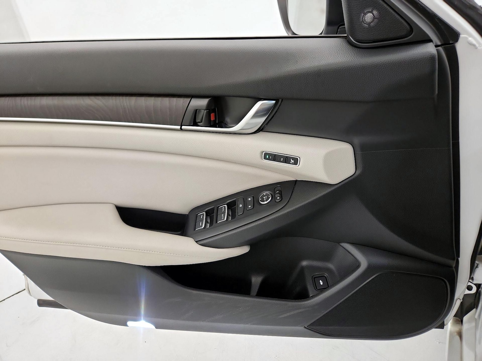 2021 Honda Accord Hybrid Touring - Photo 13