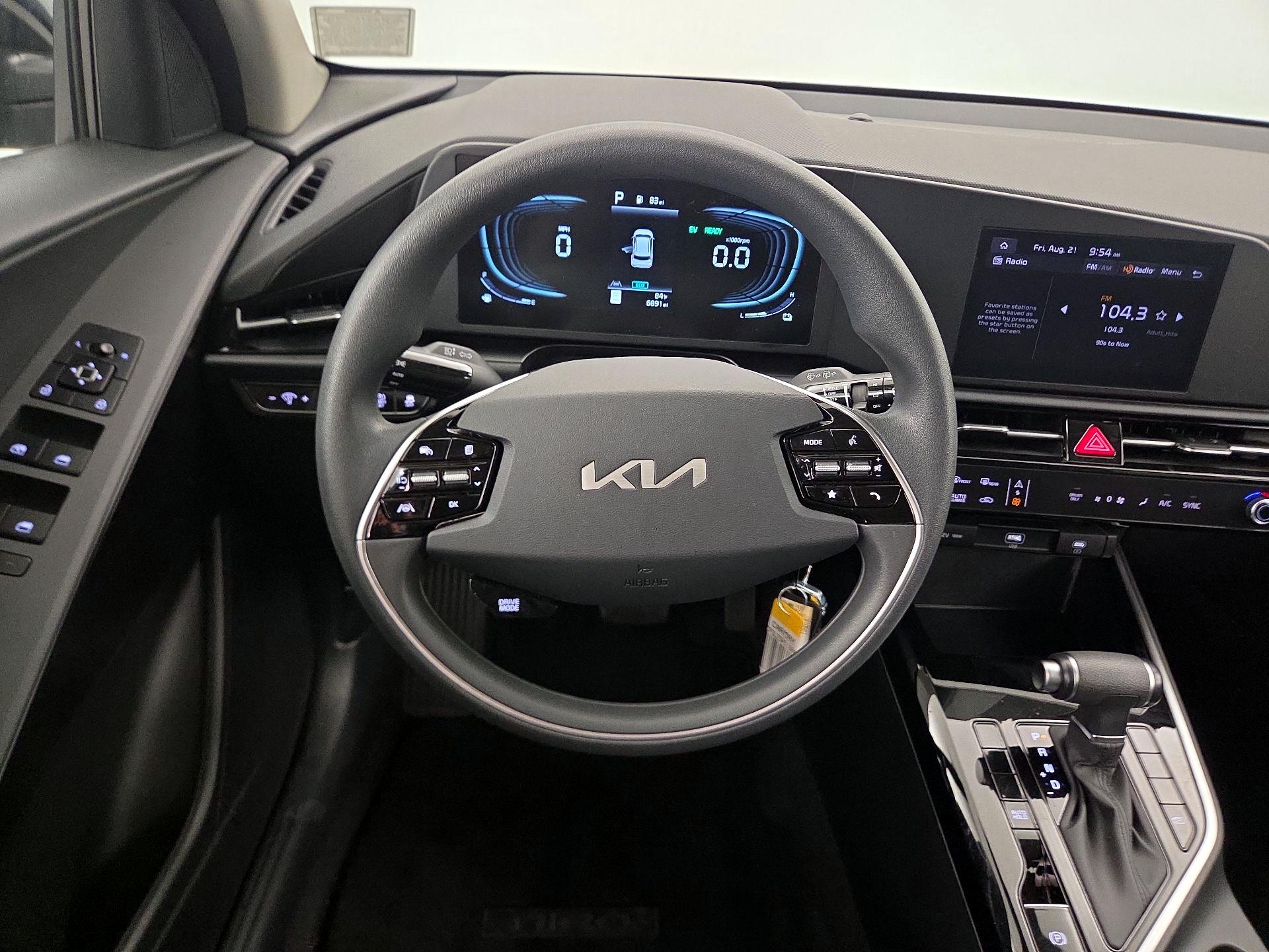 Thumbnail: 2024 Kia Niro - 10