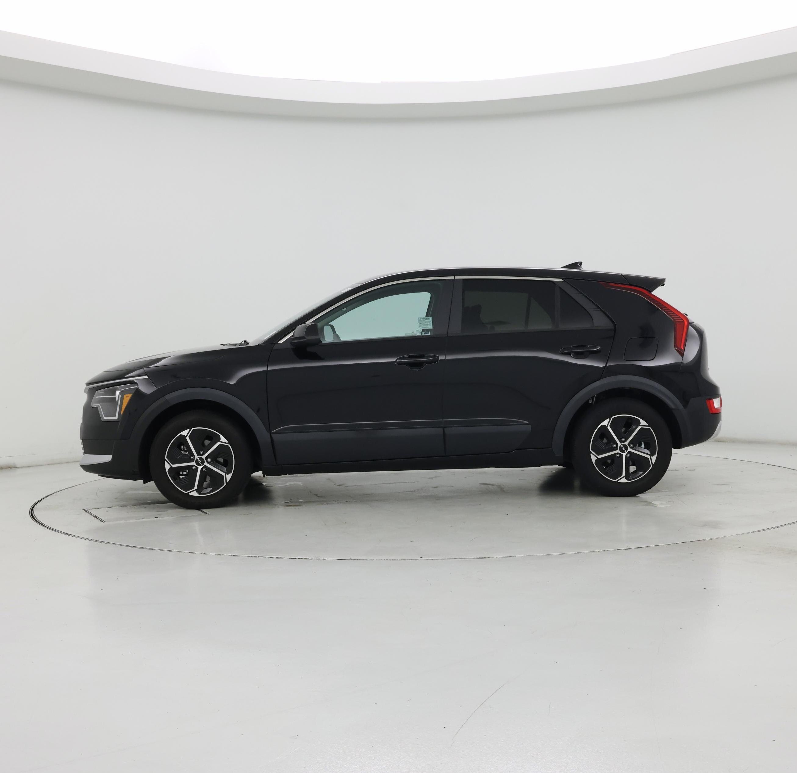 Thumbnail: 2024 Kia Niro - 3