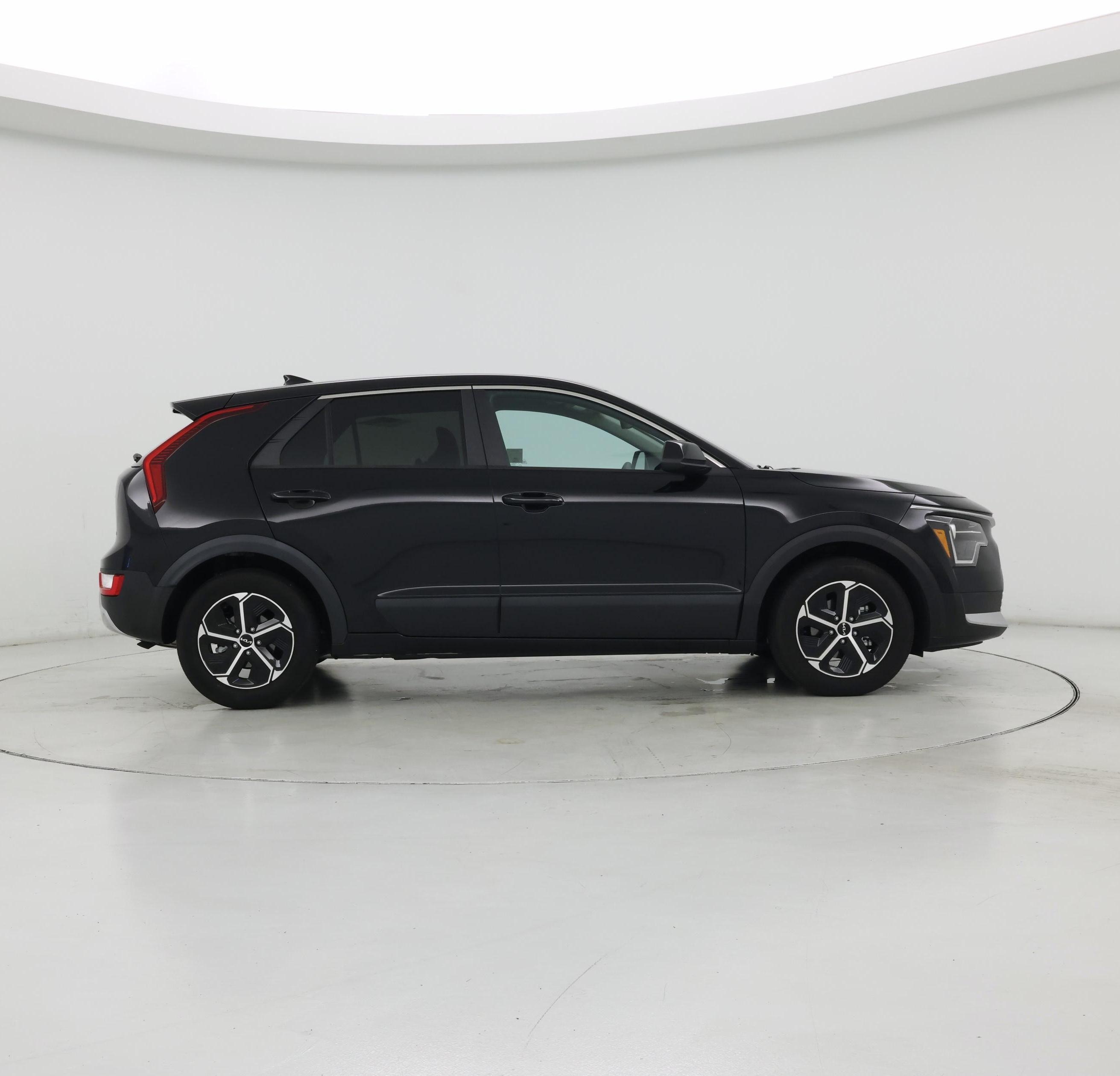 Thumbnail: 2024 Kia Niro - 7