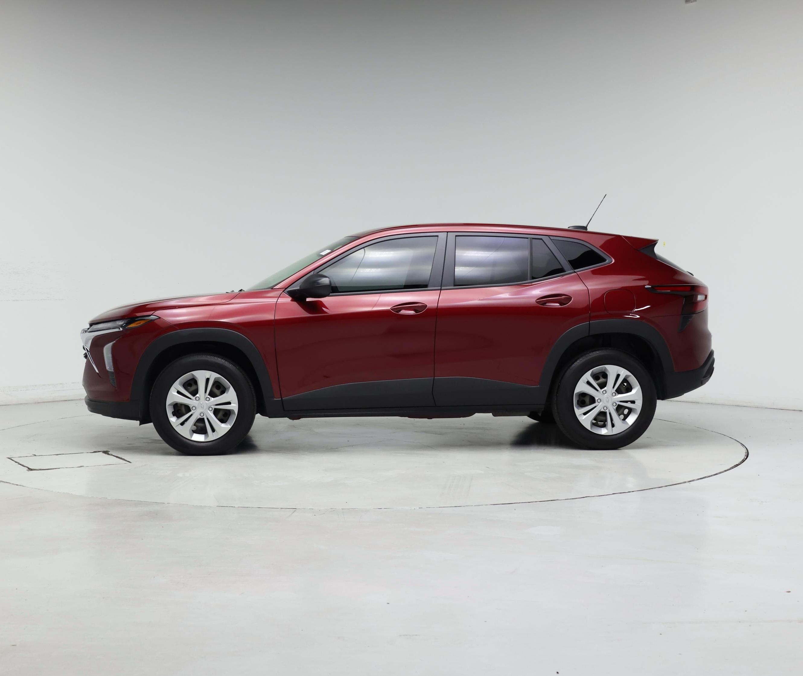 Thumbnail: 2025 Chevrolet Trax - 3