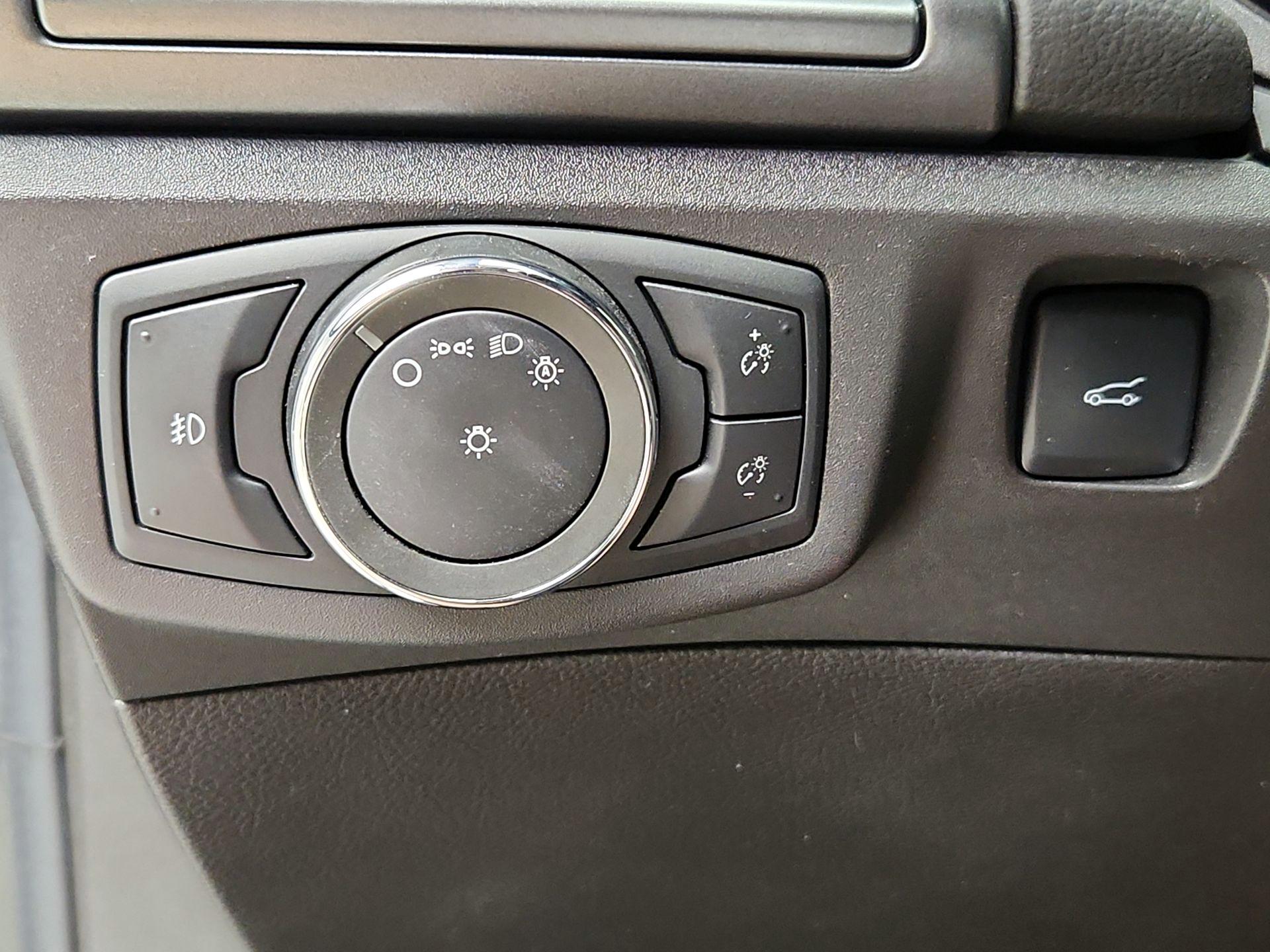 Thumbnail: 2016 Ford Fusion - 11