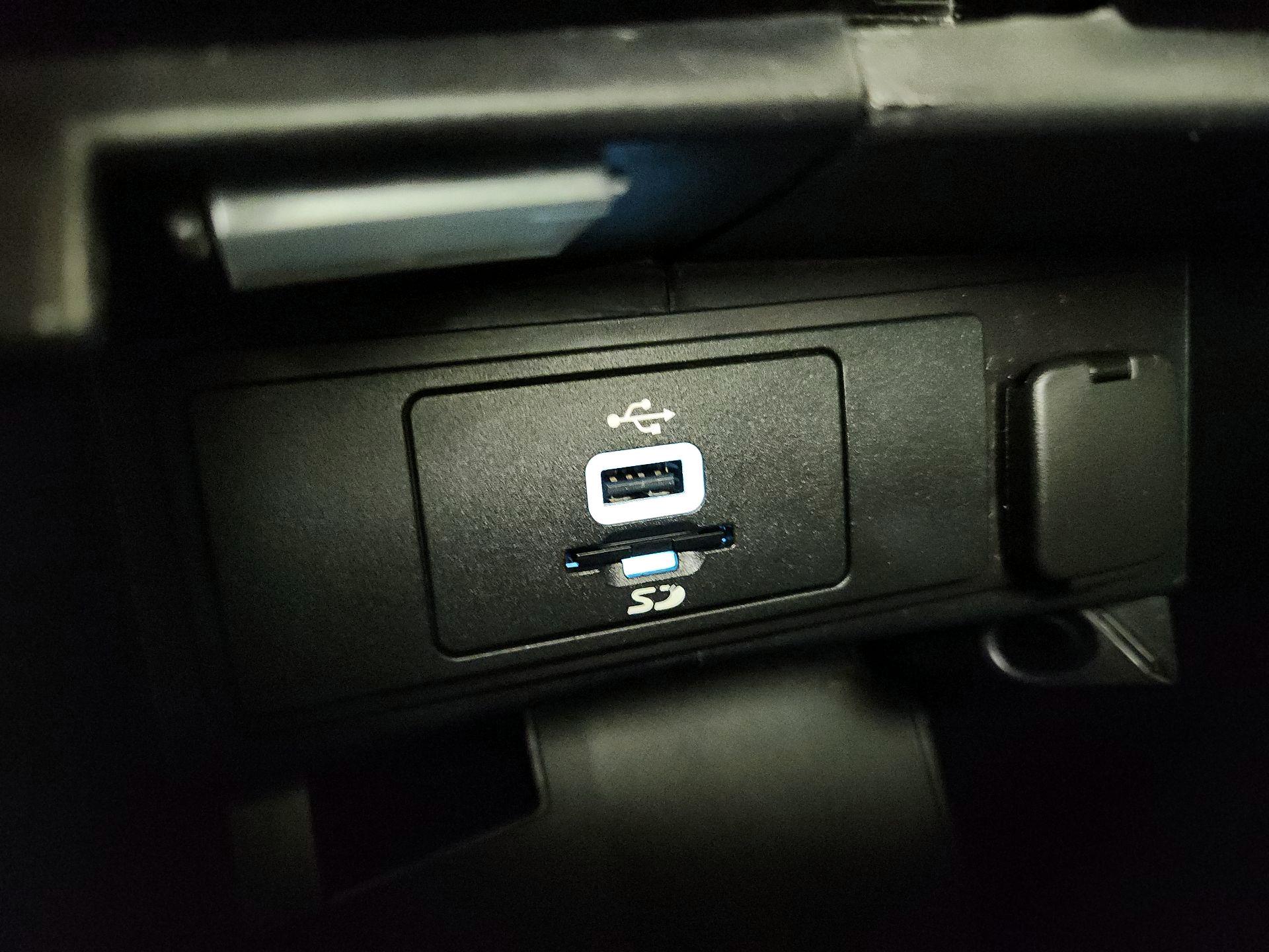 Thumbnail: 2016 Ford Fusion - 17
