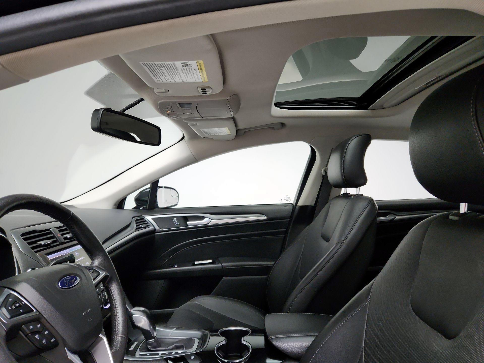 Thumbnail: 2016 Ford Fusion - 18