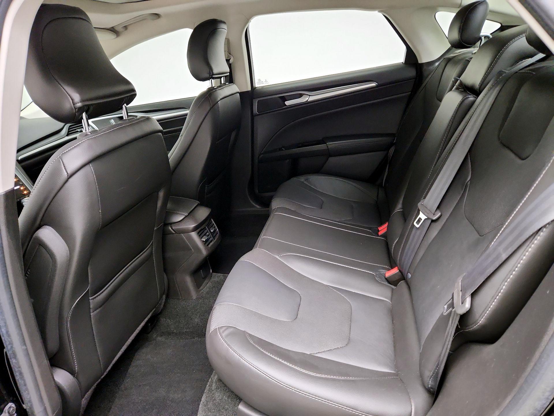 Thumbnail: 2016 Ford Fusion - 19