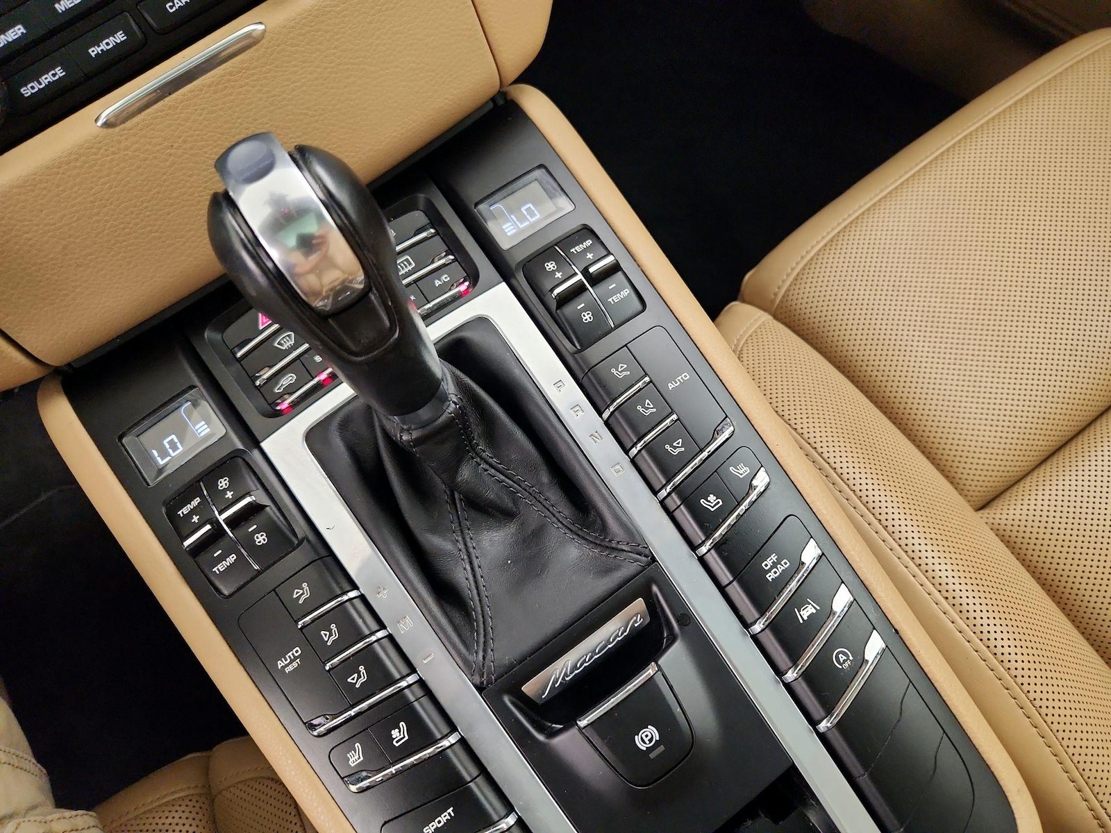 2018 Porsche Macan S - Photo 18
