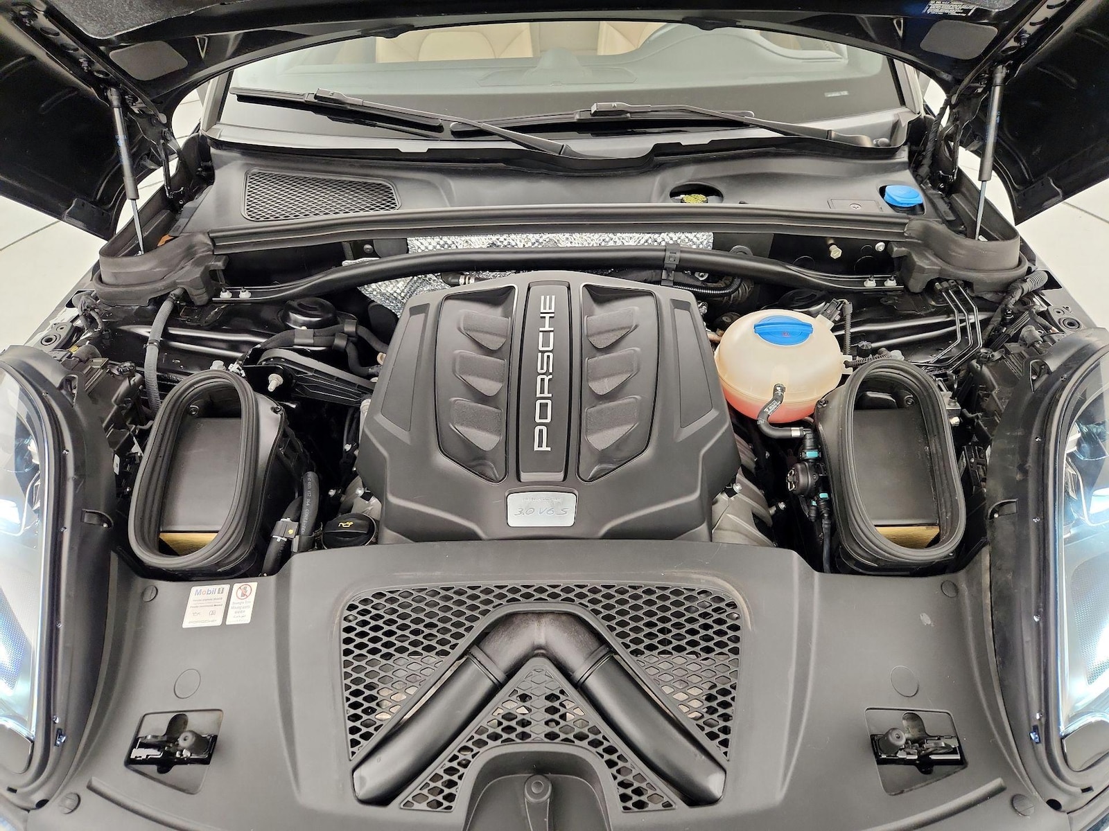 2018 Porsche Macan S - Photo 23