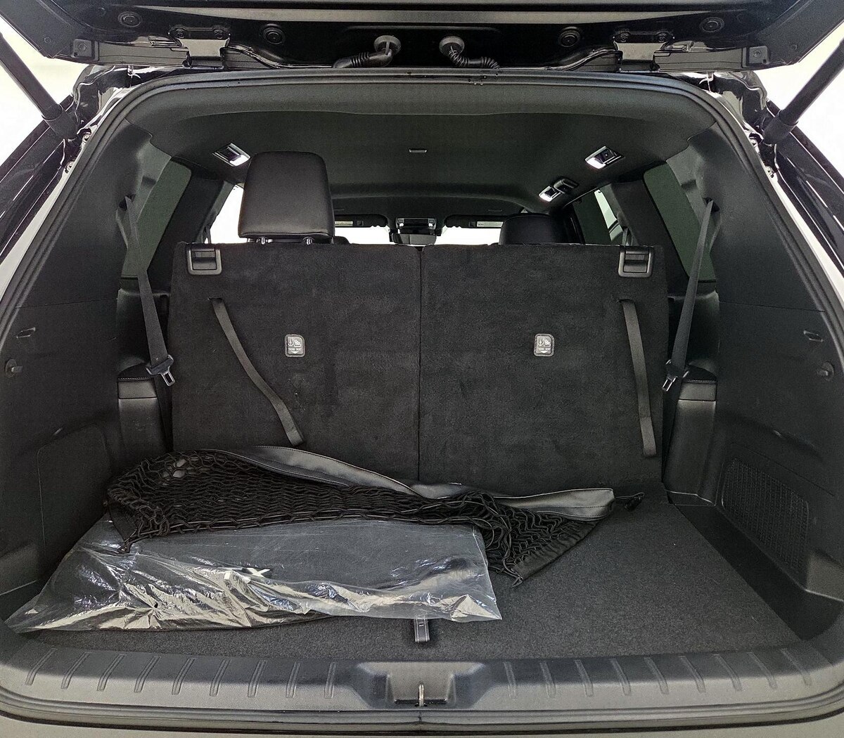 Trunk/Cargo (Seats Up)