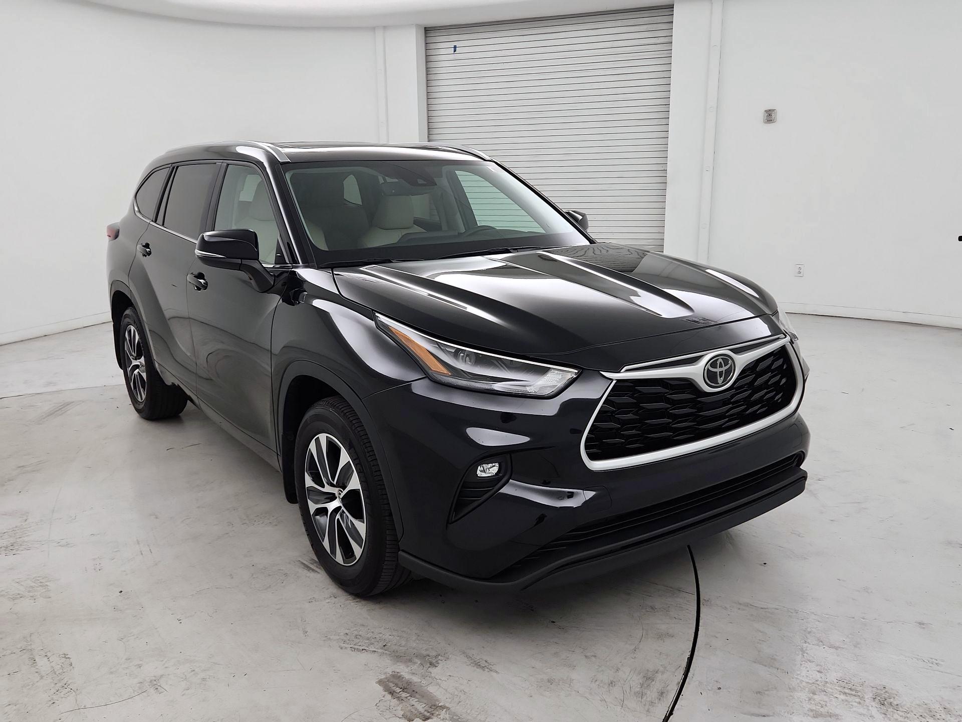 Black 2024 Toyota Highlander SUV / Crossover Front-Wheel Drive Automatic