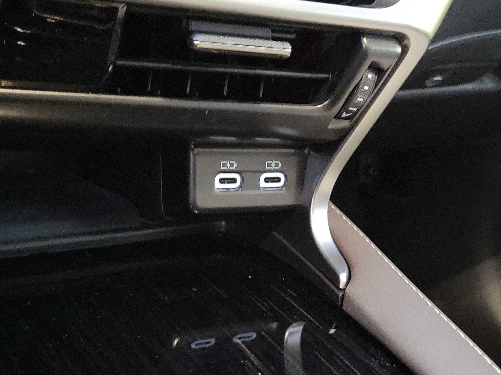 2023 Lexus RX 350 - Photo 19