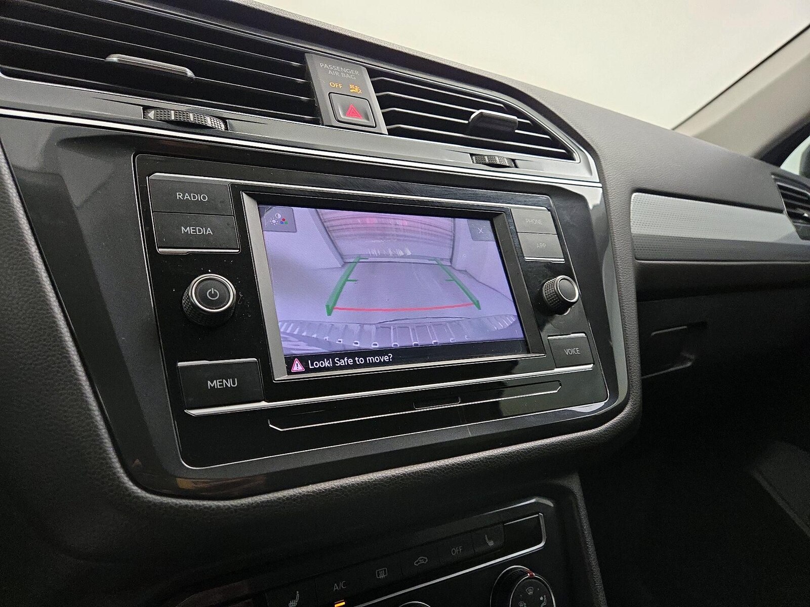 2022 Volkswagen Tiguan S, photo 15