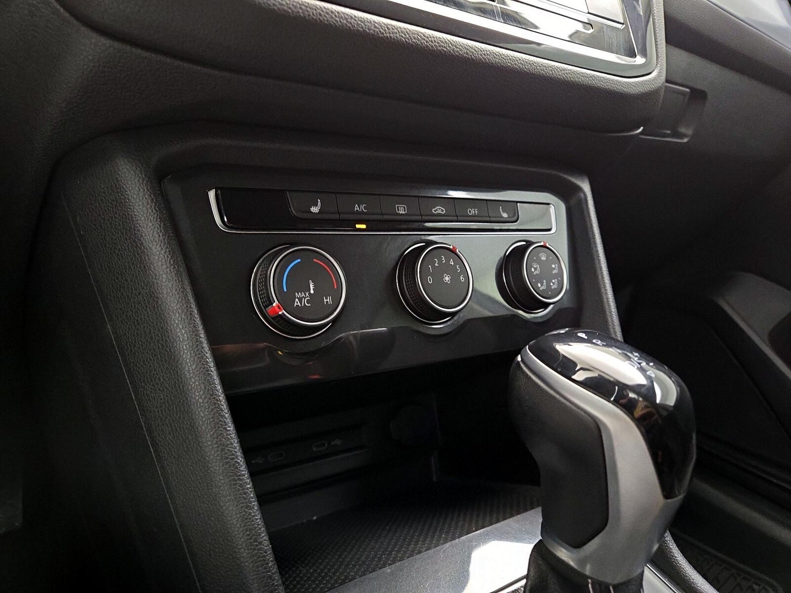2022 Volkswagen Tiguan S, photo 17