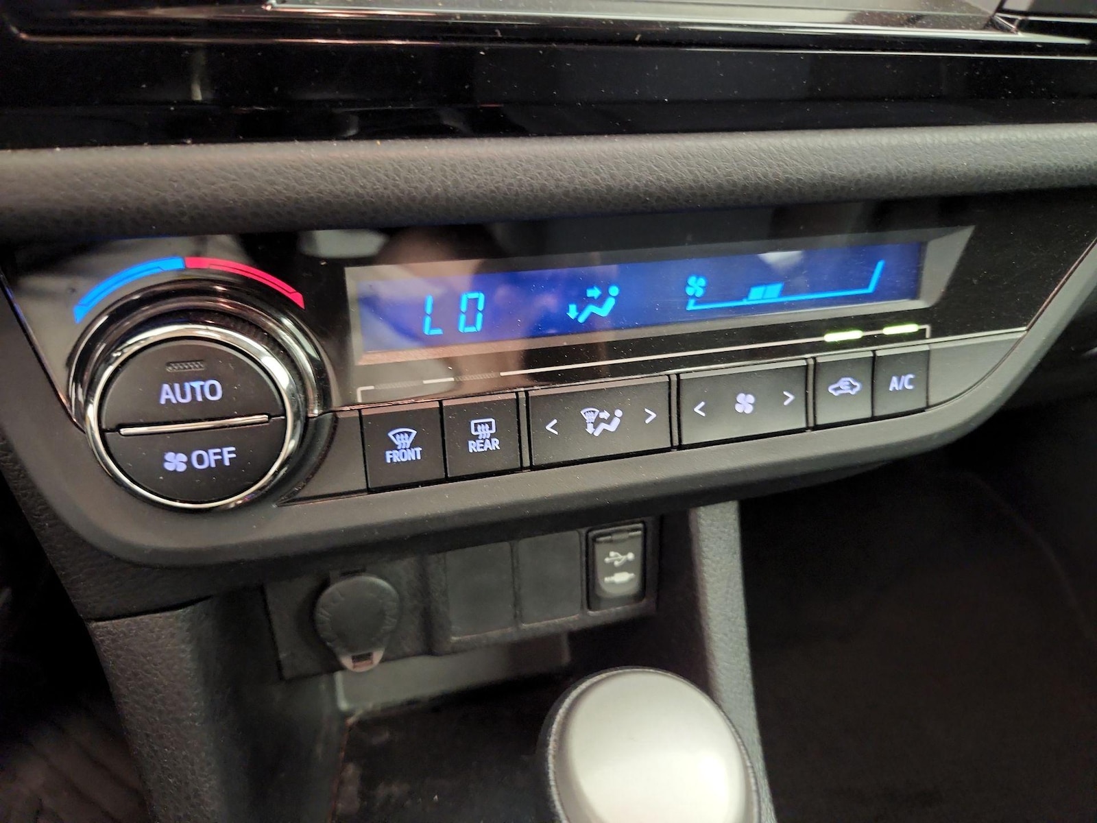 2014 Toyota Corolla S Plus - Photo 17