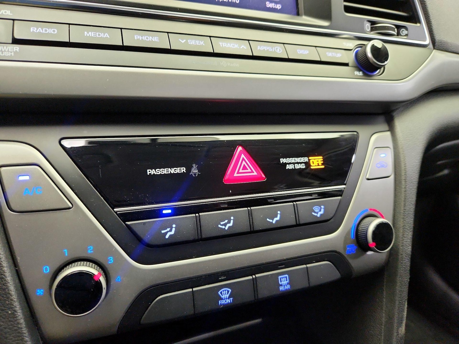 2018 Hyundai Elantra SE - Photo 17