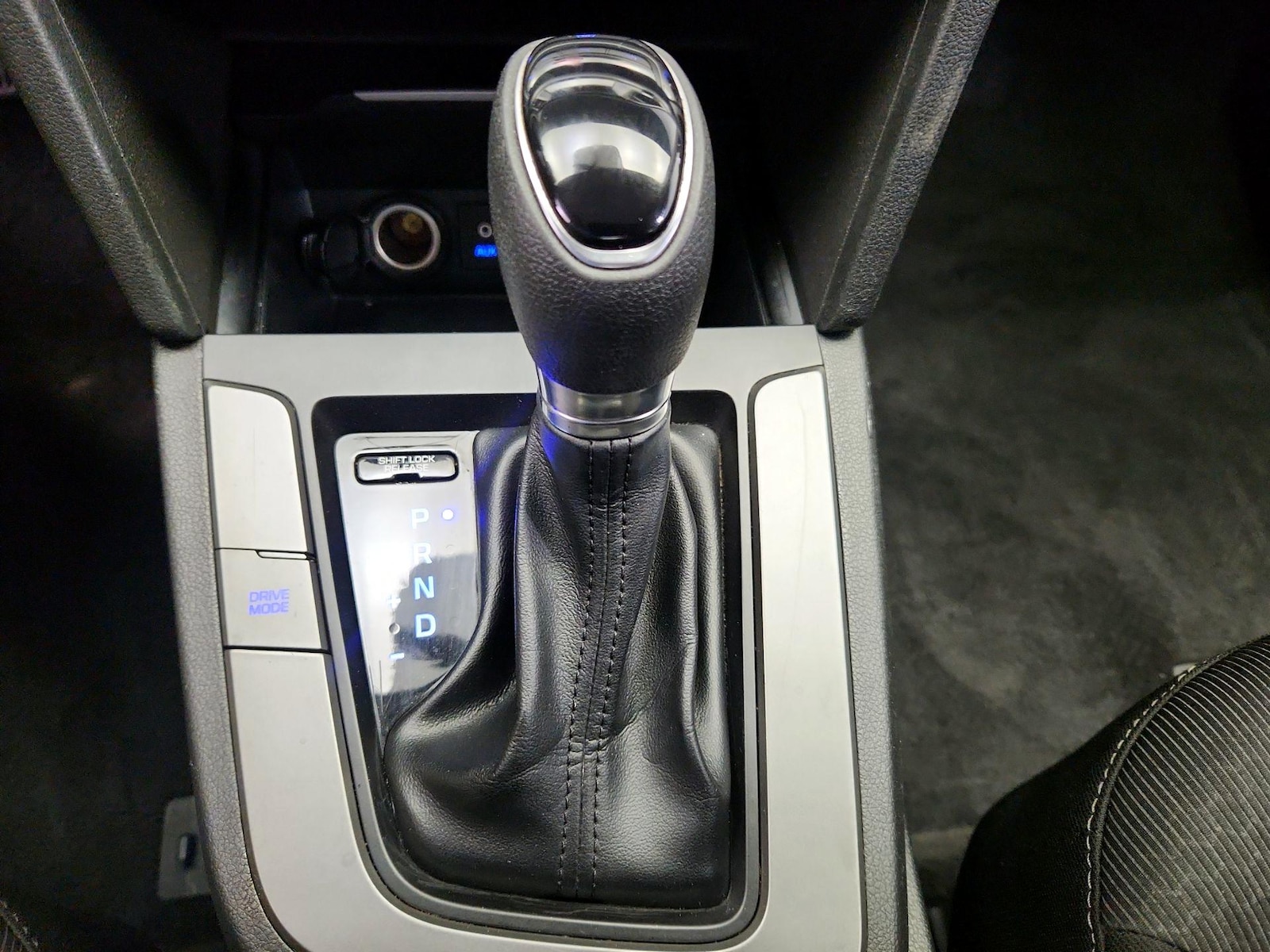 2018 Hyundai Elantra SE - Photo 18