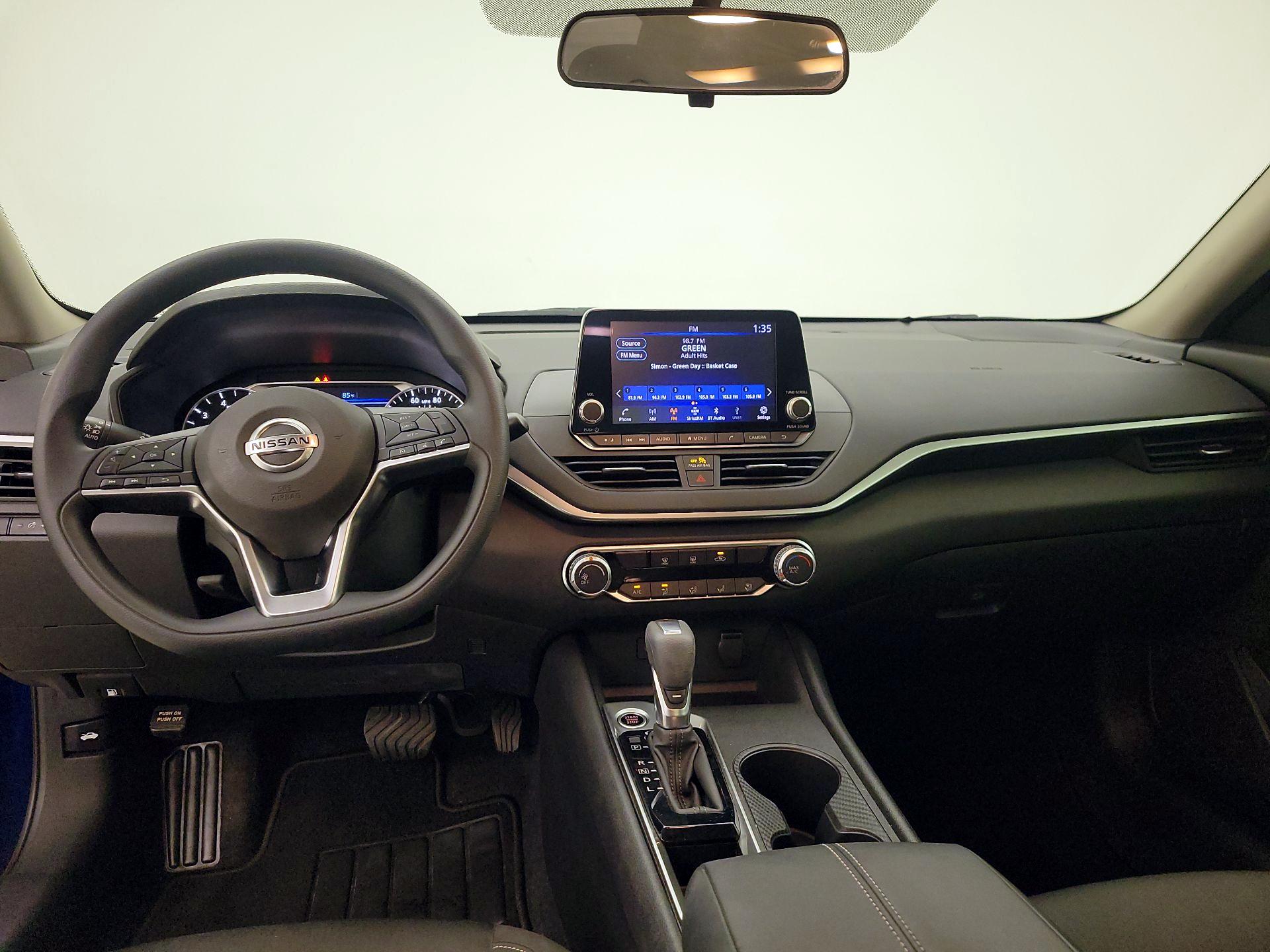 Thumbnail: 2020 Nissan Altima - 9