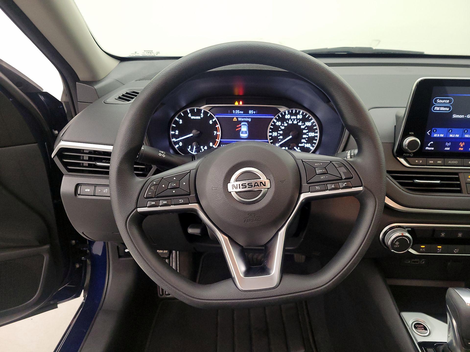 Thumbnail: 2020 Nissan Altima - 10