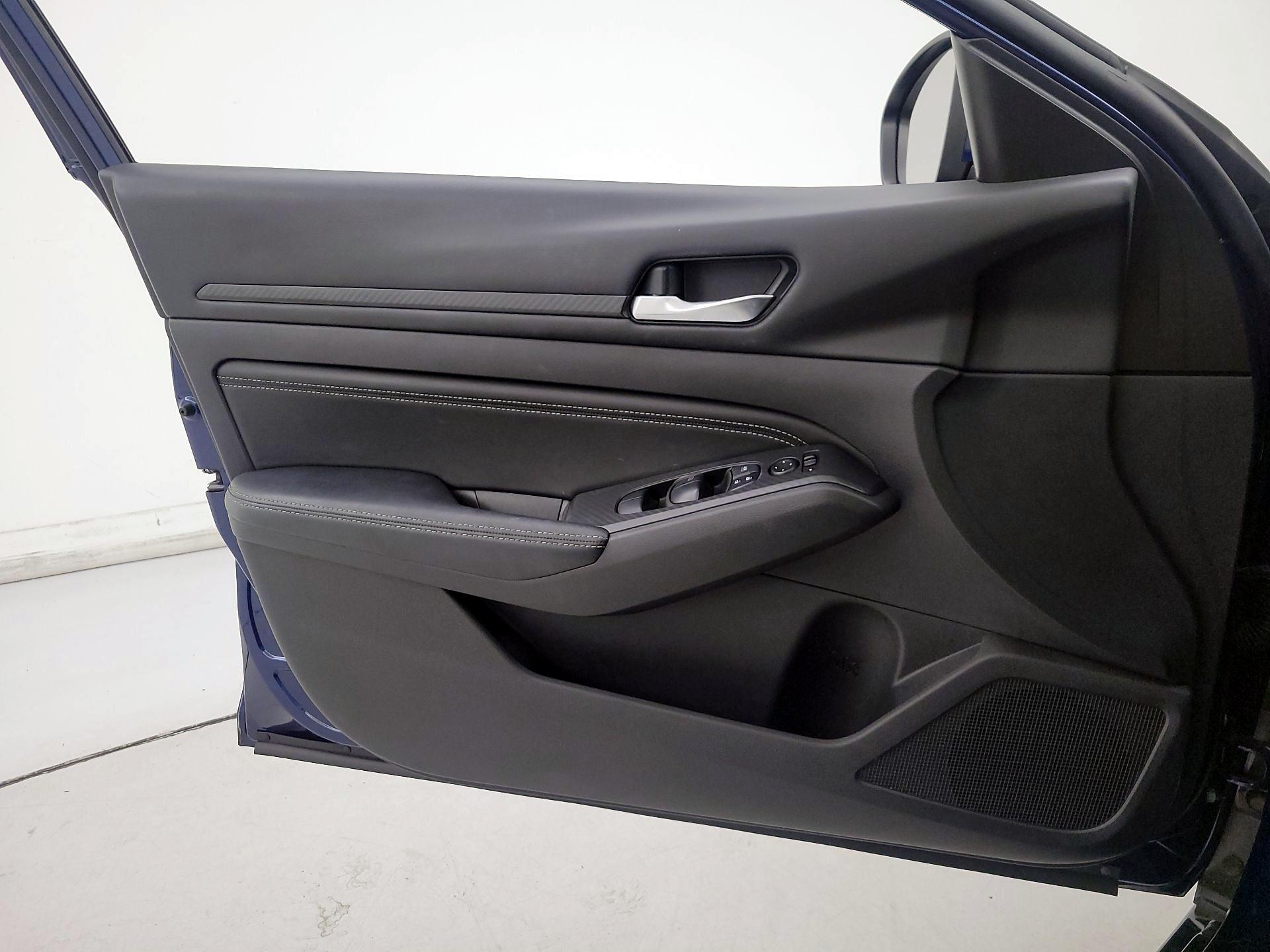 Thumbnail: 2020 Nissan Altima - 12
