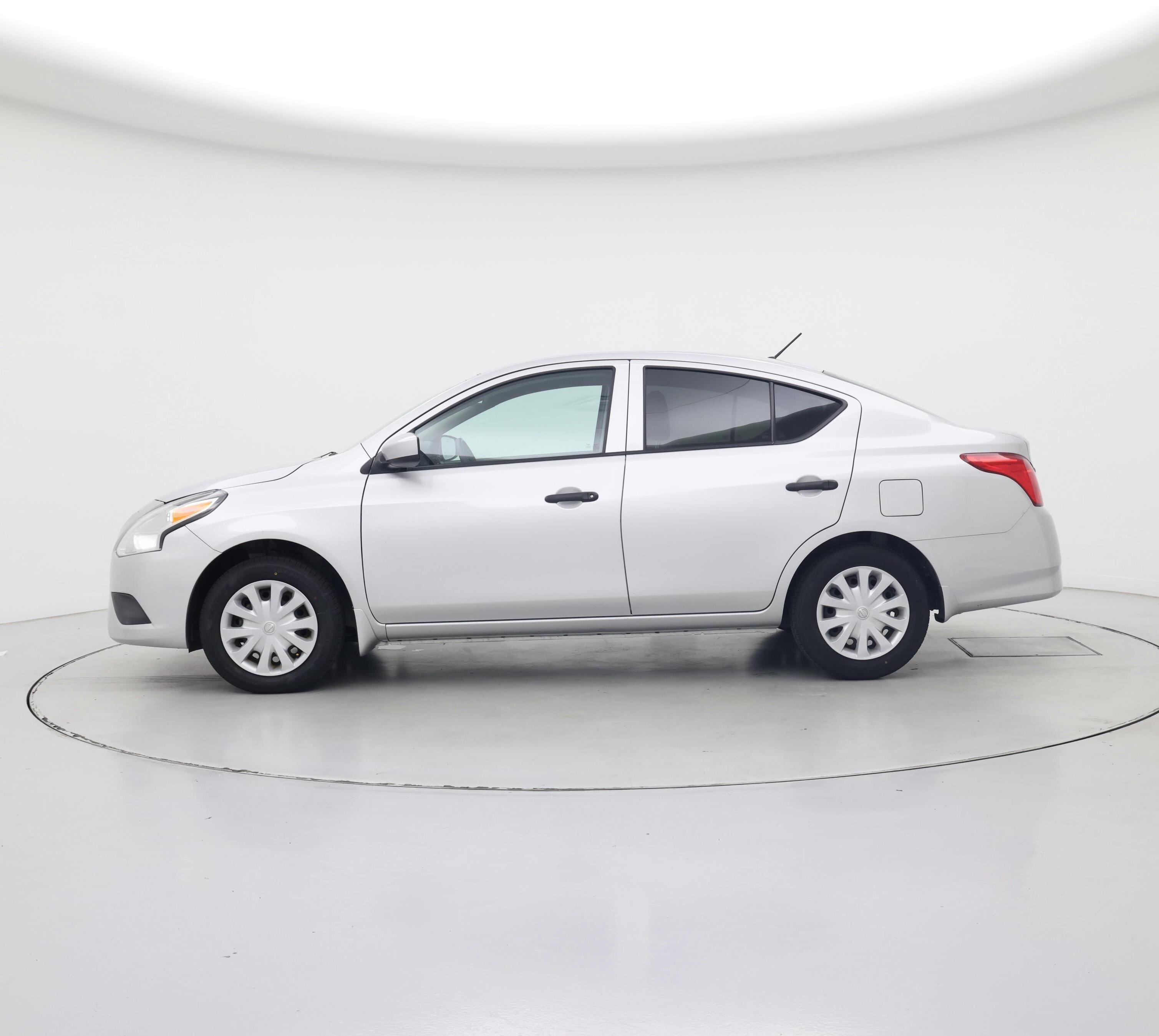 Thumbnail: 2019 Nissan Versa - 3