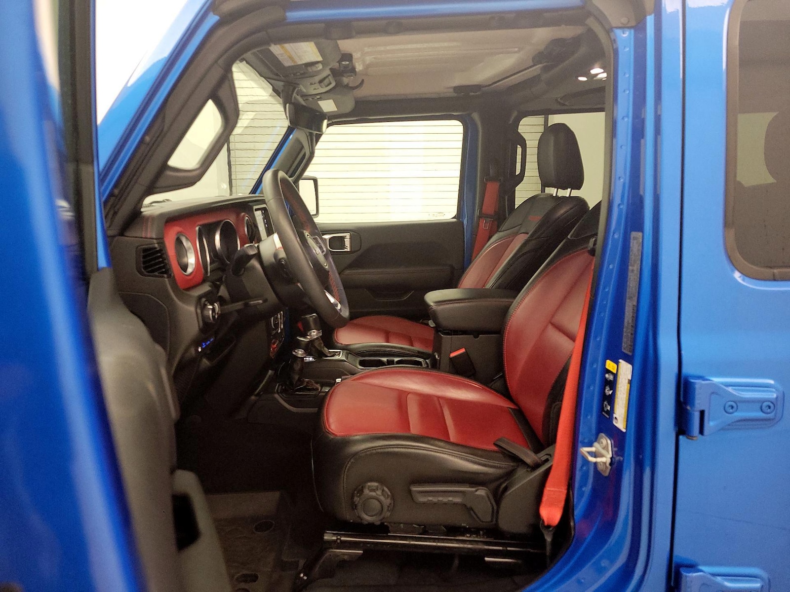 Leather Seats & Side Airbags