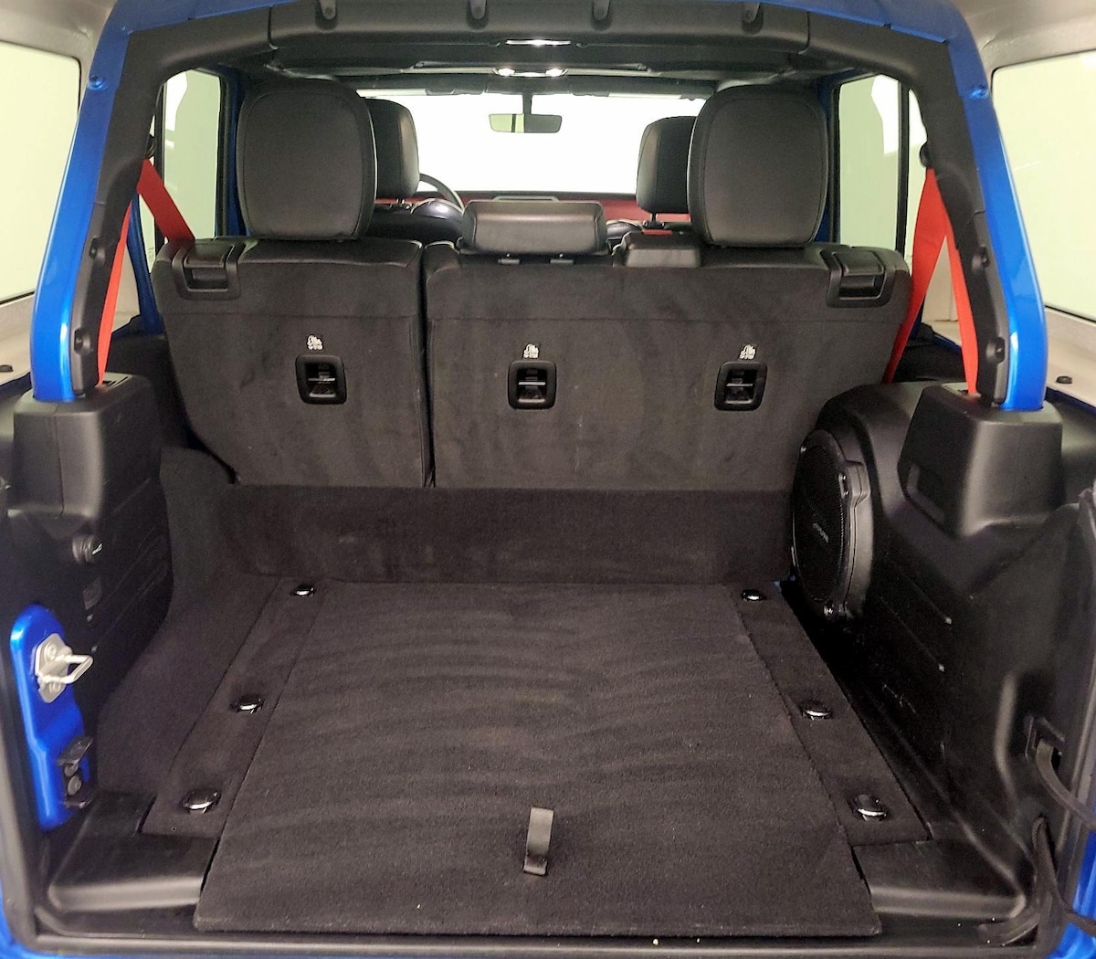 Trunk/Cargo (Seats Up)