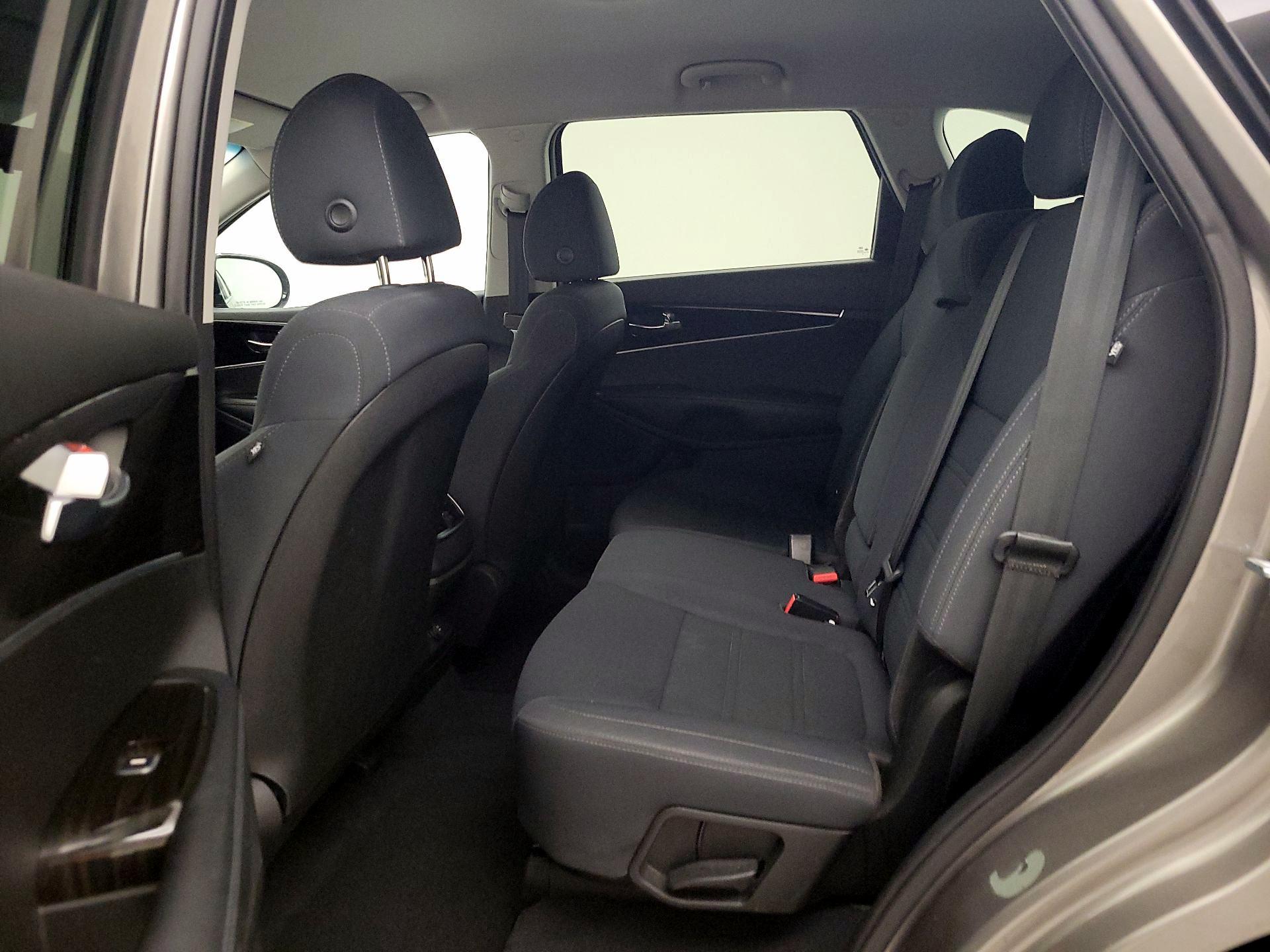 Thumbnail: 2019 Kia Sorento - 19