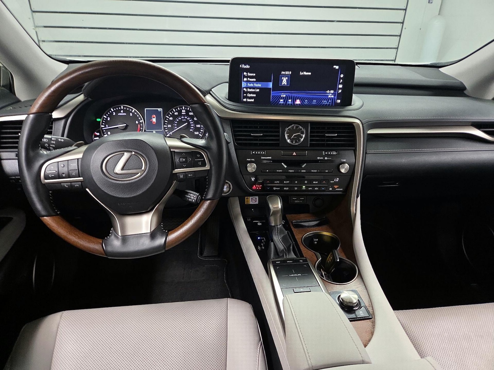 2022 Lexus RX 350 - Photo 10