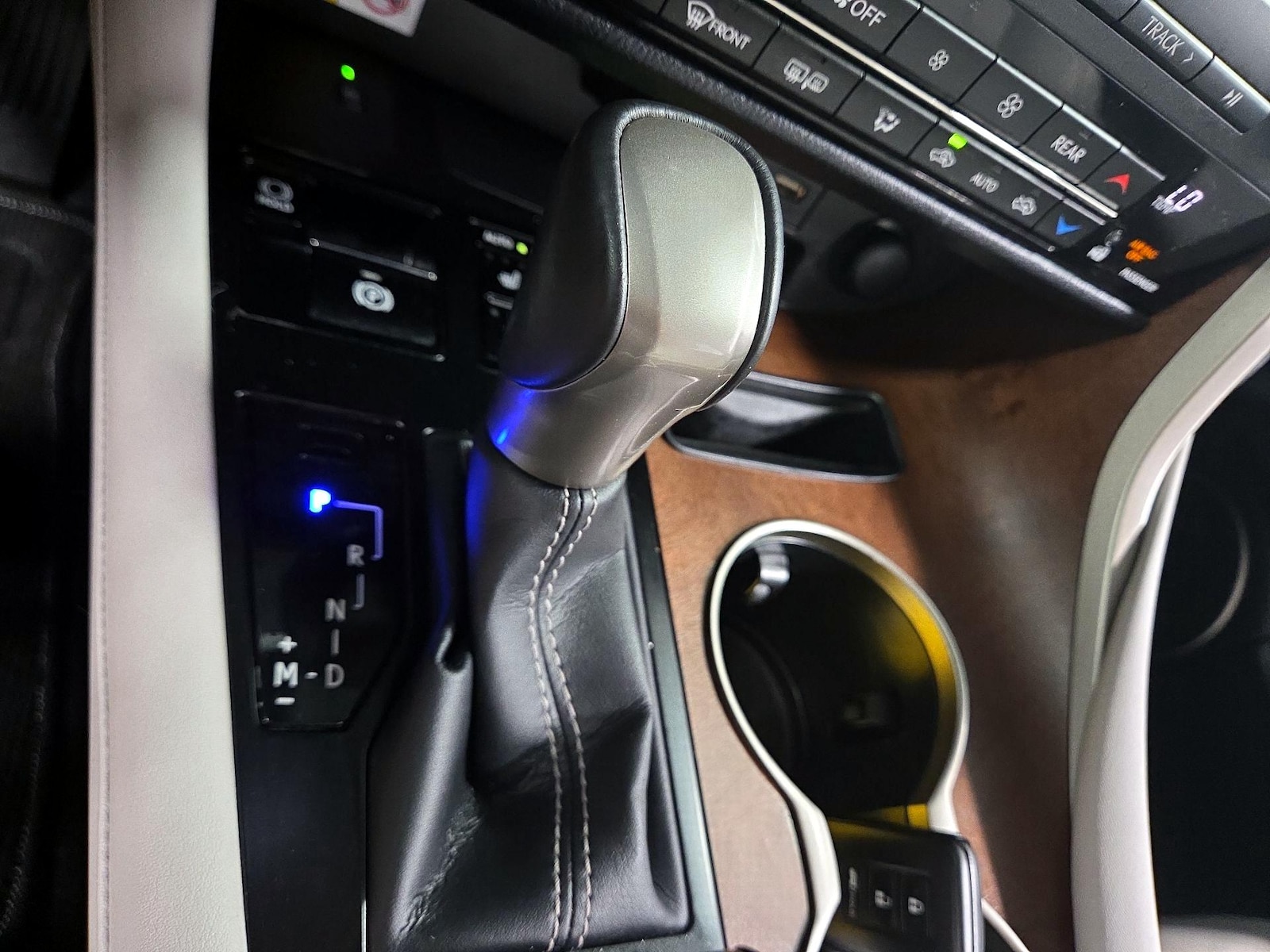2022 Lexus RX 350 - Photo 17