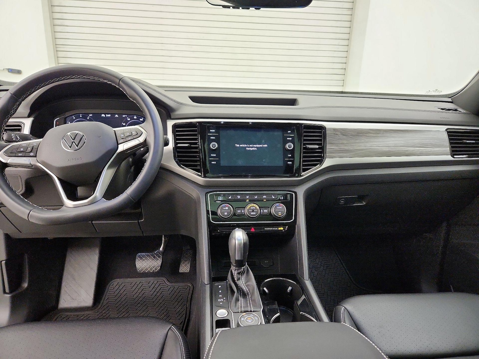 2023 Volkswagen Atlas Cross Sport SE w/Tech - Photo 10