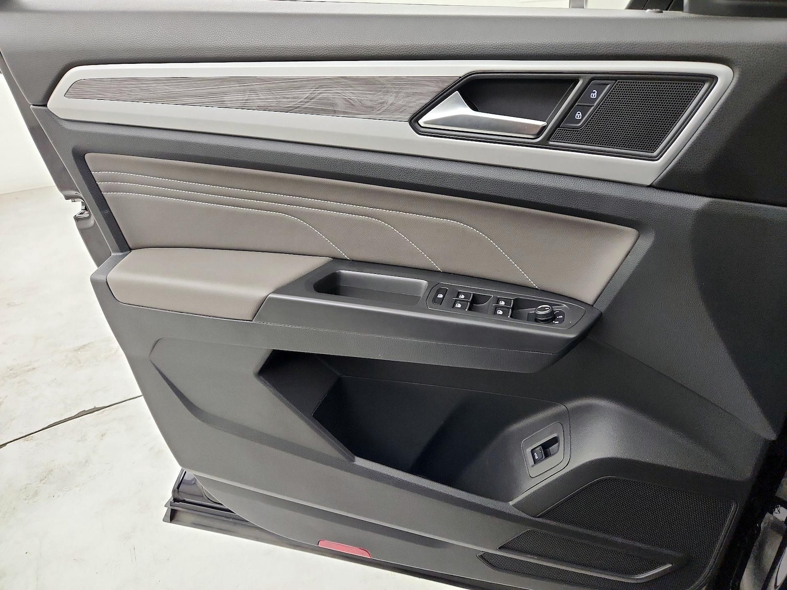 2023 Volkswagen Atlas Cross Sport SE w/Tech - Photo 13