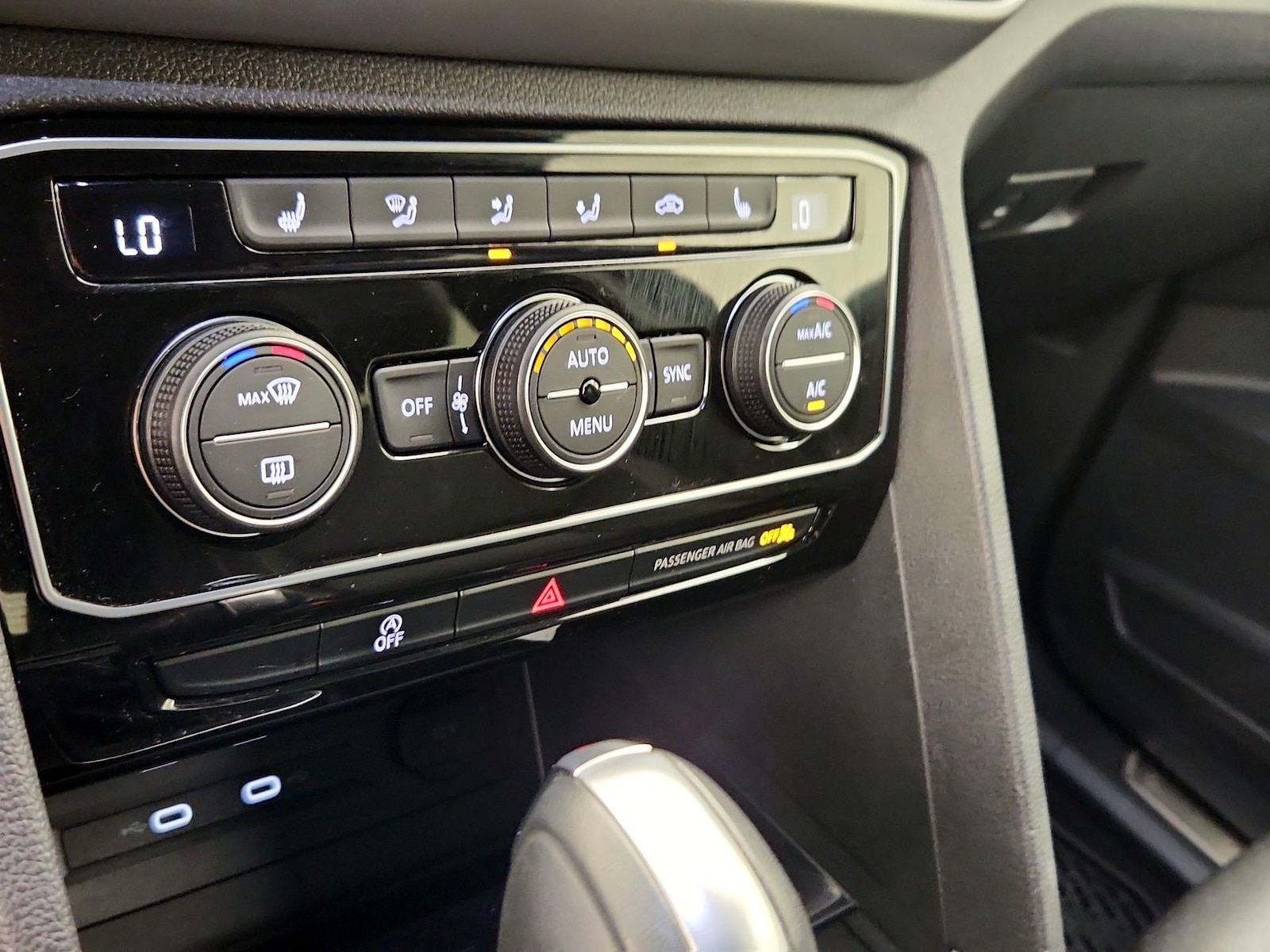 2023 Volkswagen Atlas Cross Sport SE w/Tech - Photo 17