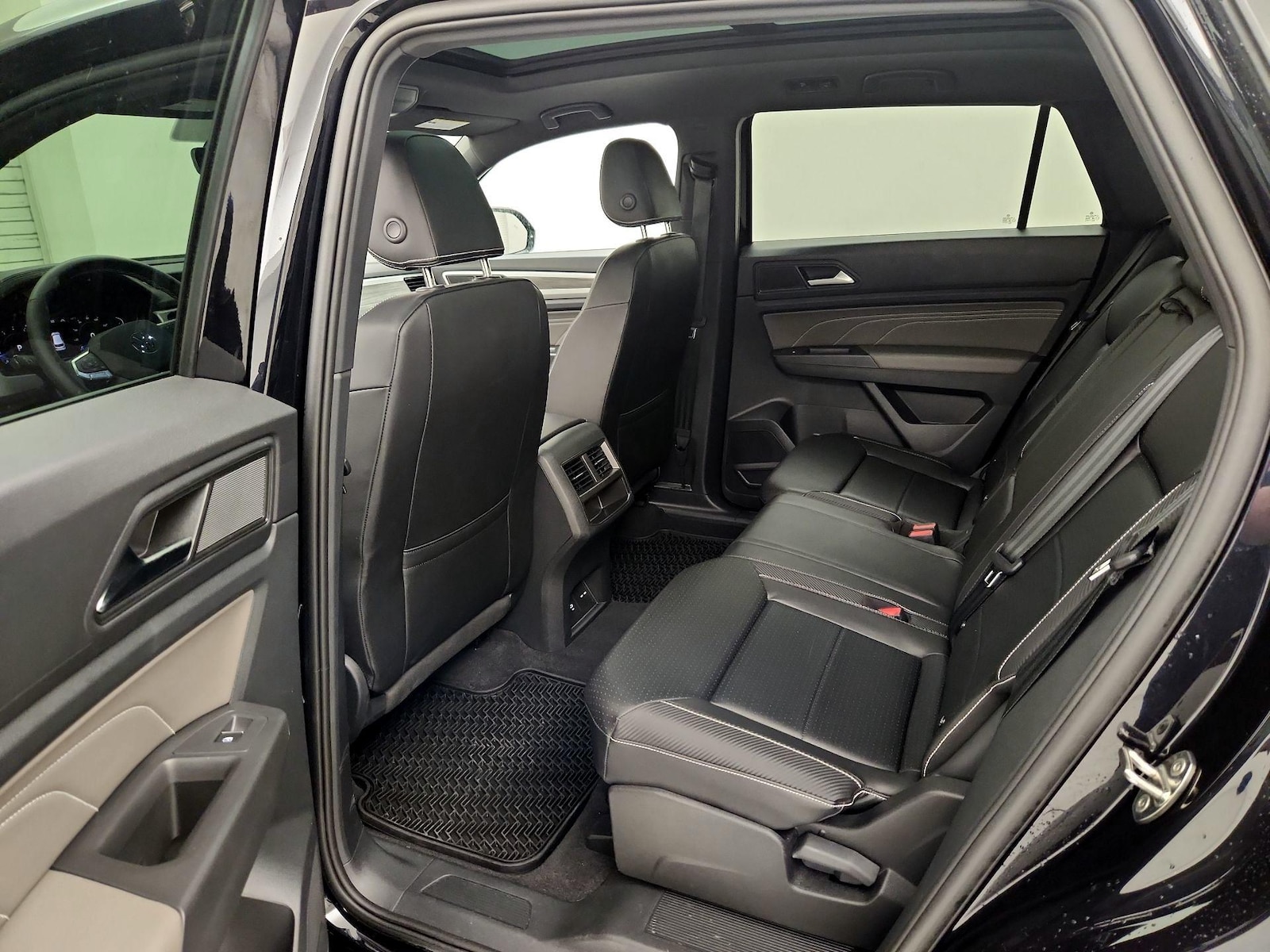 2023 Volkswagen Atlas Cross Sport SE w/Tech - Photo 21