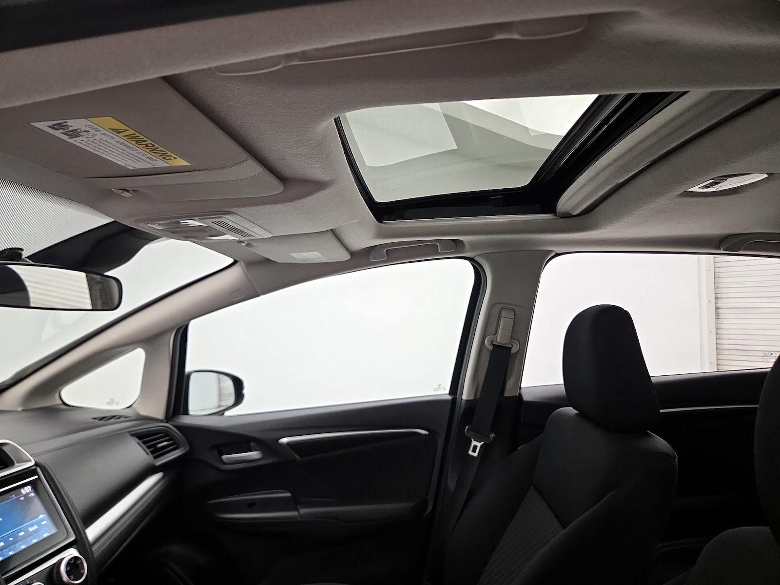 Sunroof(s) & Overhead Airbags
