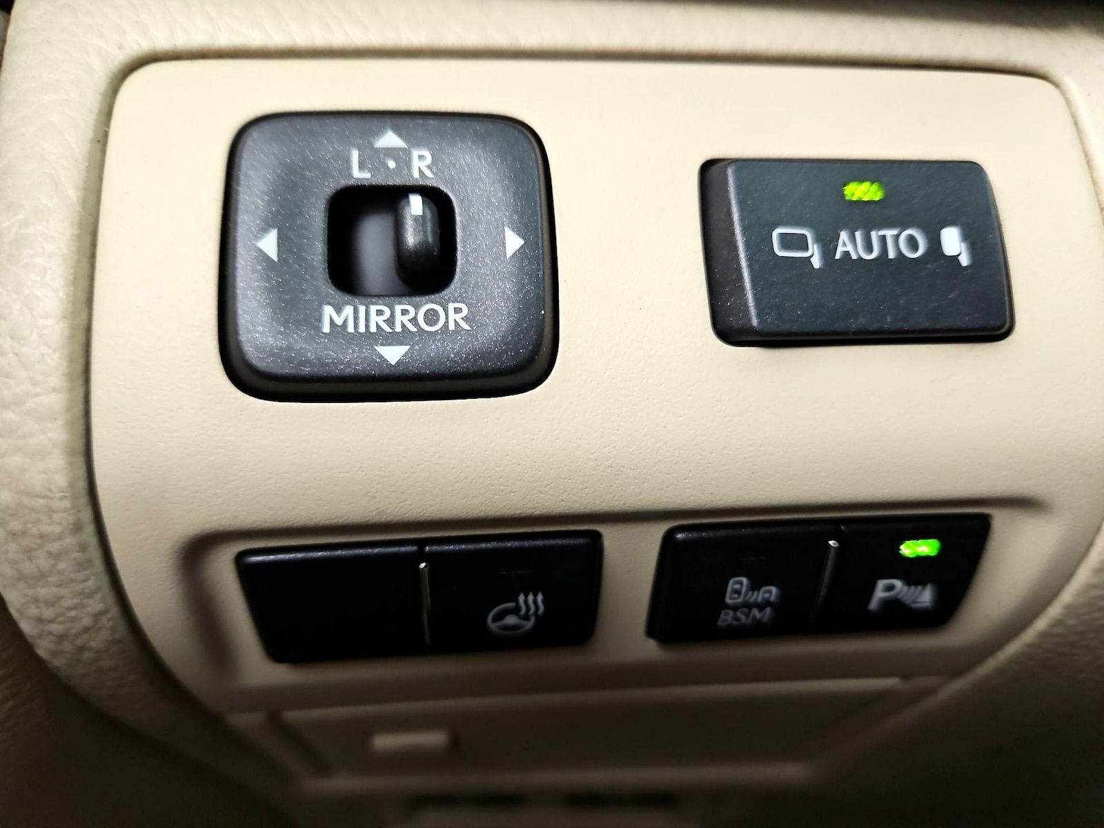 2014 Lexus LS Base - Photo 14