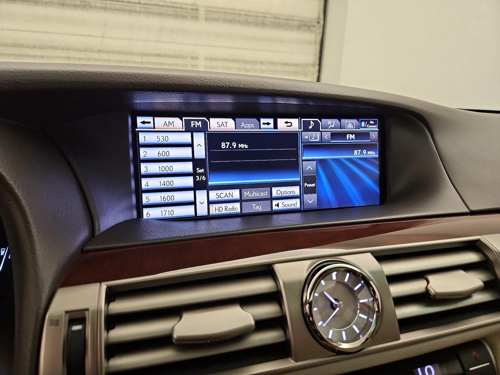 2014 Lexus LS Base - Photo 17