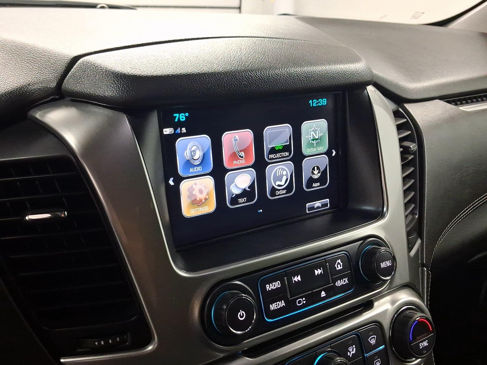 2019 Chevrolet Suburban LS - Photo 14