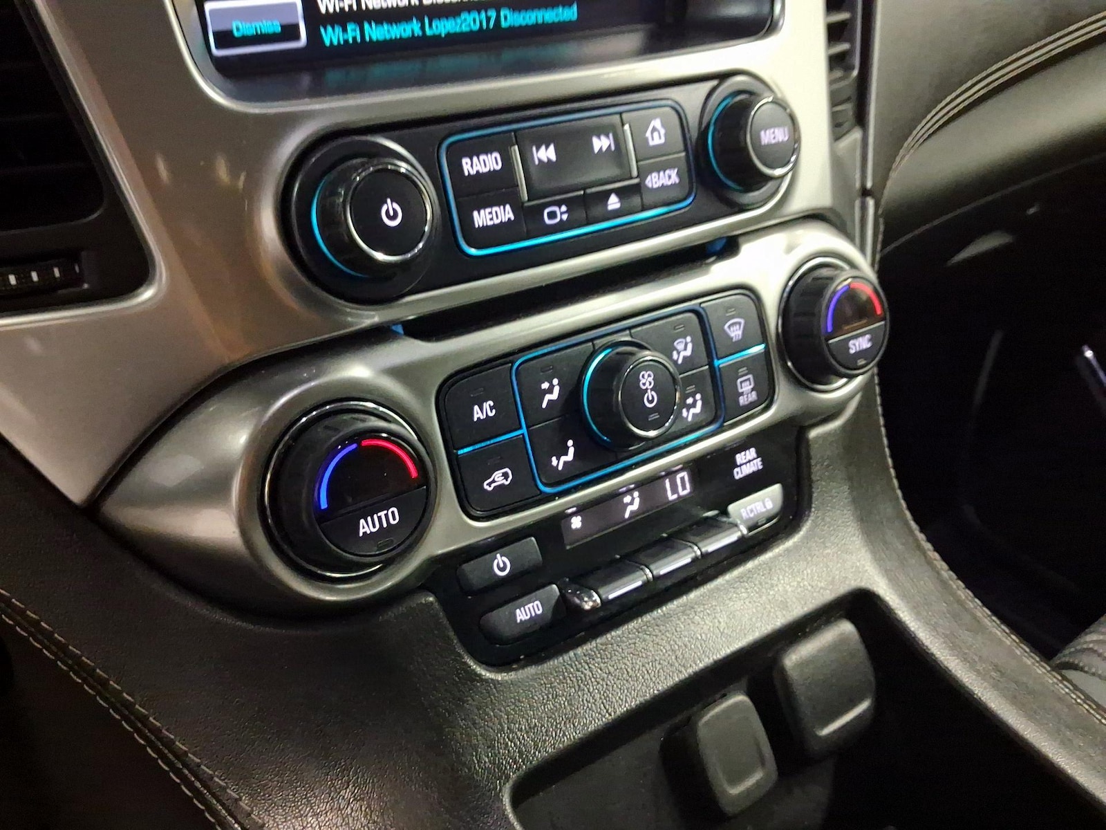 2019 Chevrolet Suburban LS - Photo 15