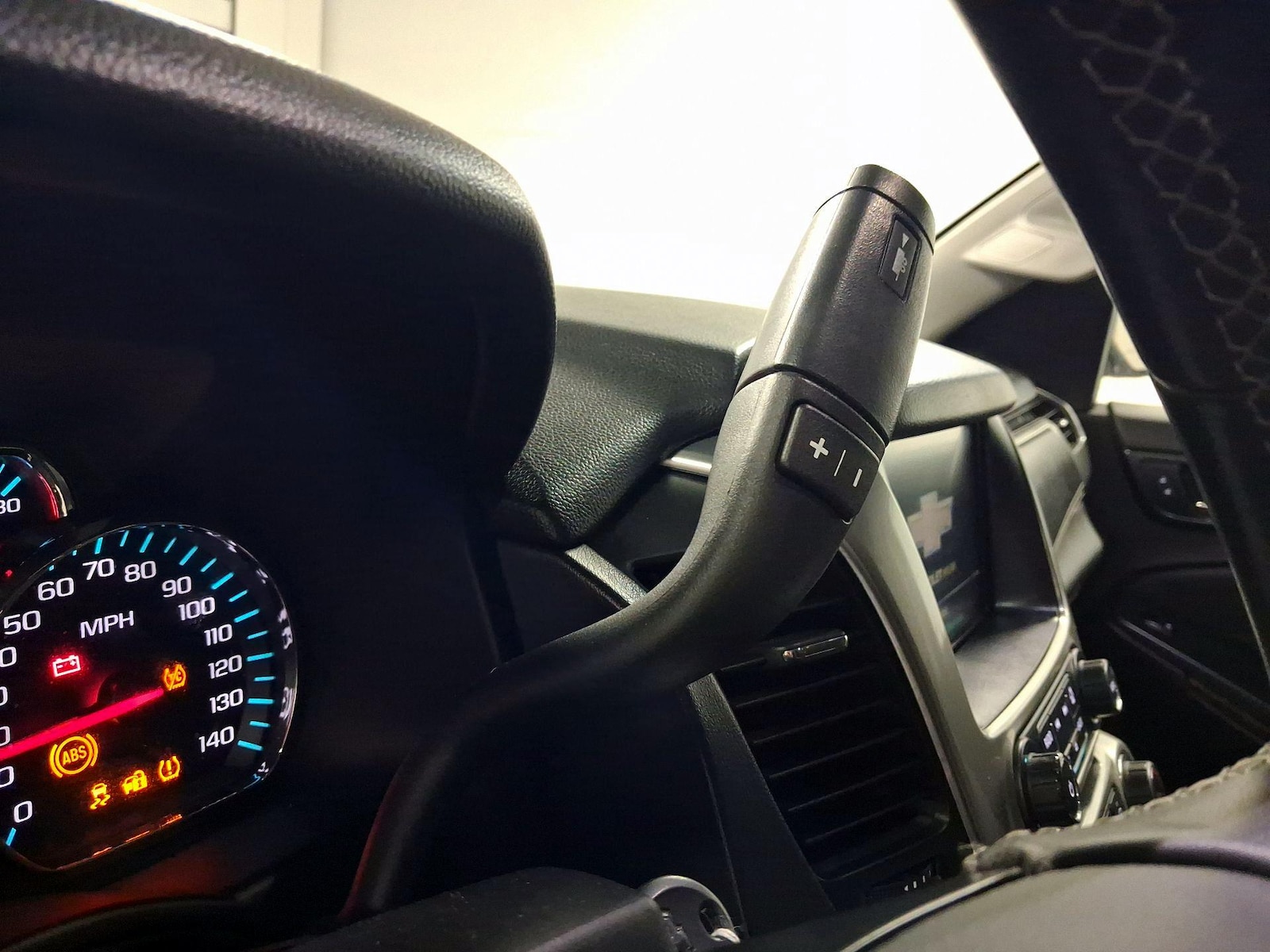 2019 Chevrolet Suburban LS - Photo 16