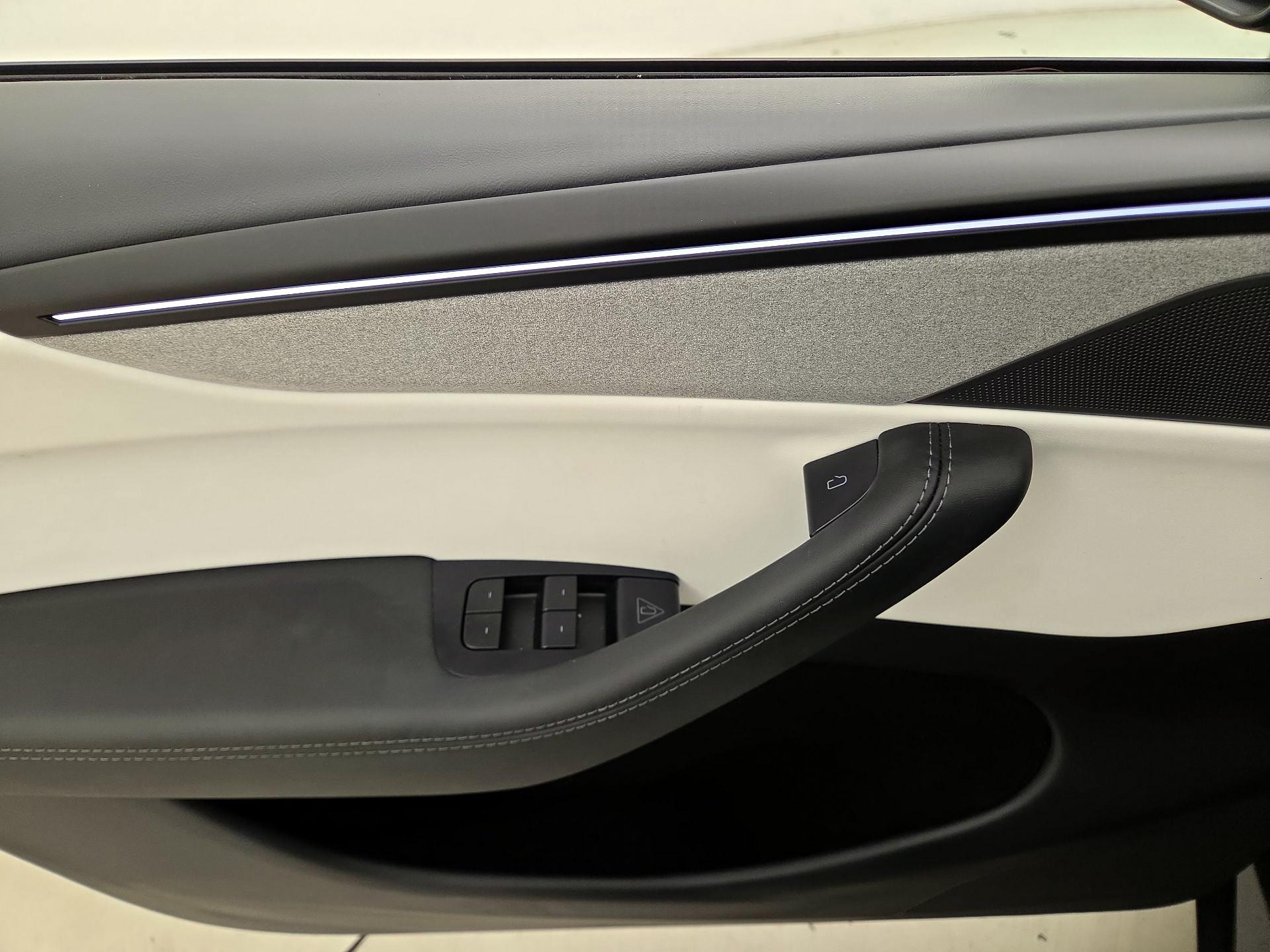 Thumbnail: 2026 Tesla Model Y - 12