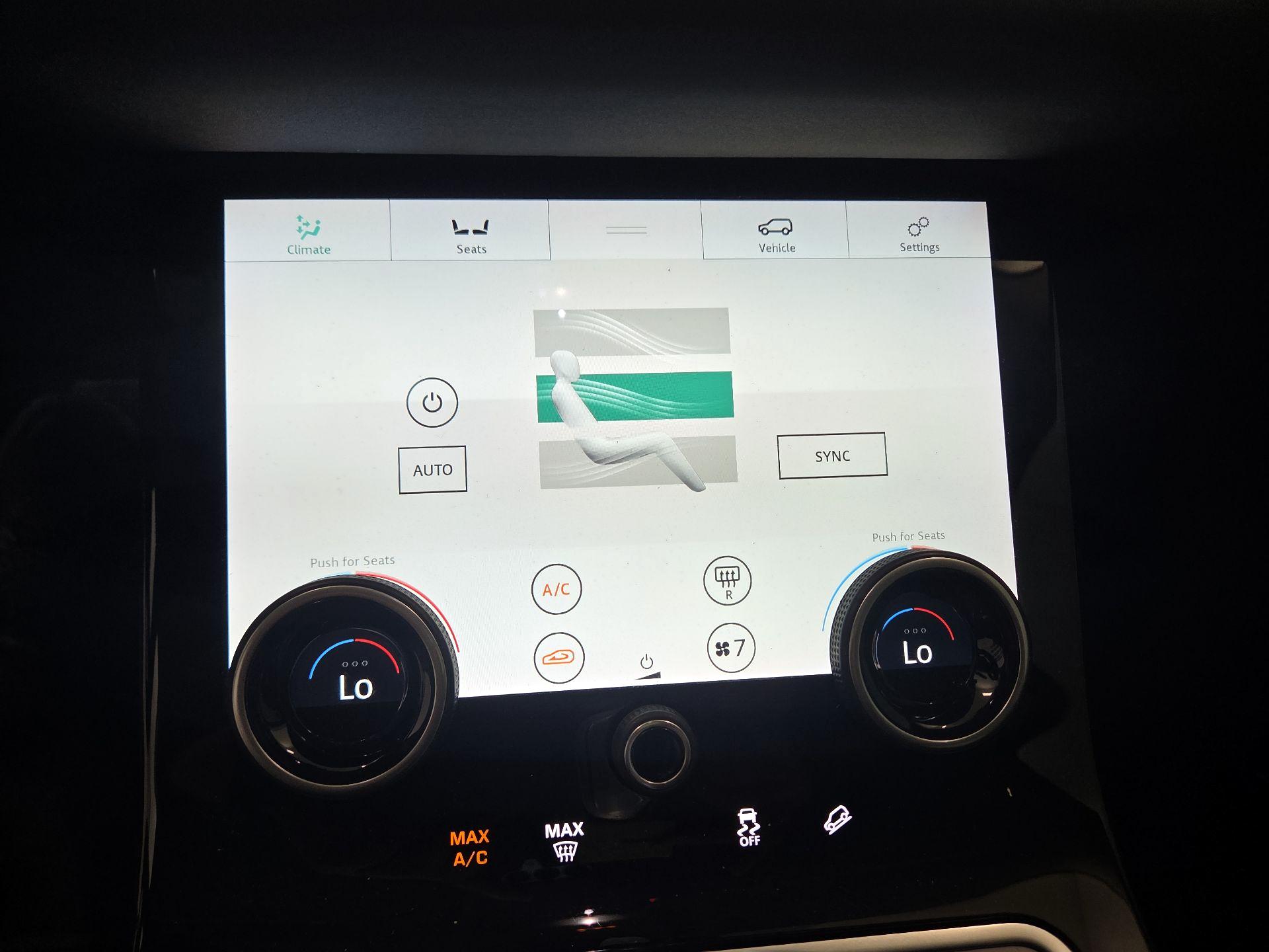 Thumbnail: 2020 Land Rover Range Rover Evoque - 15