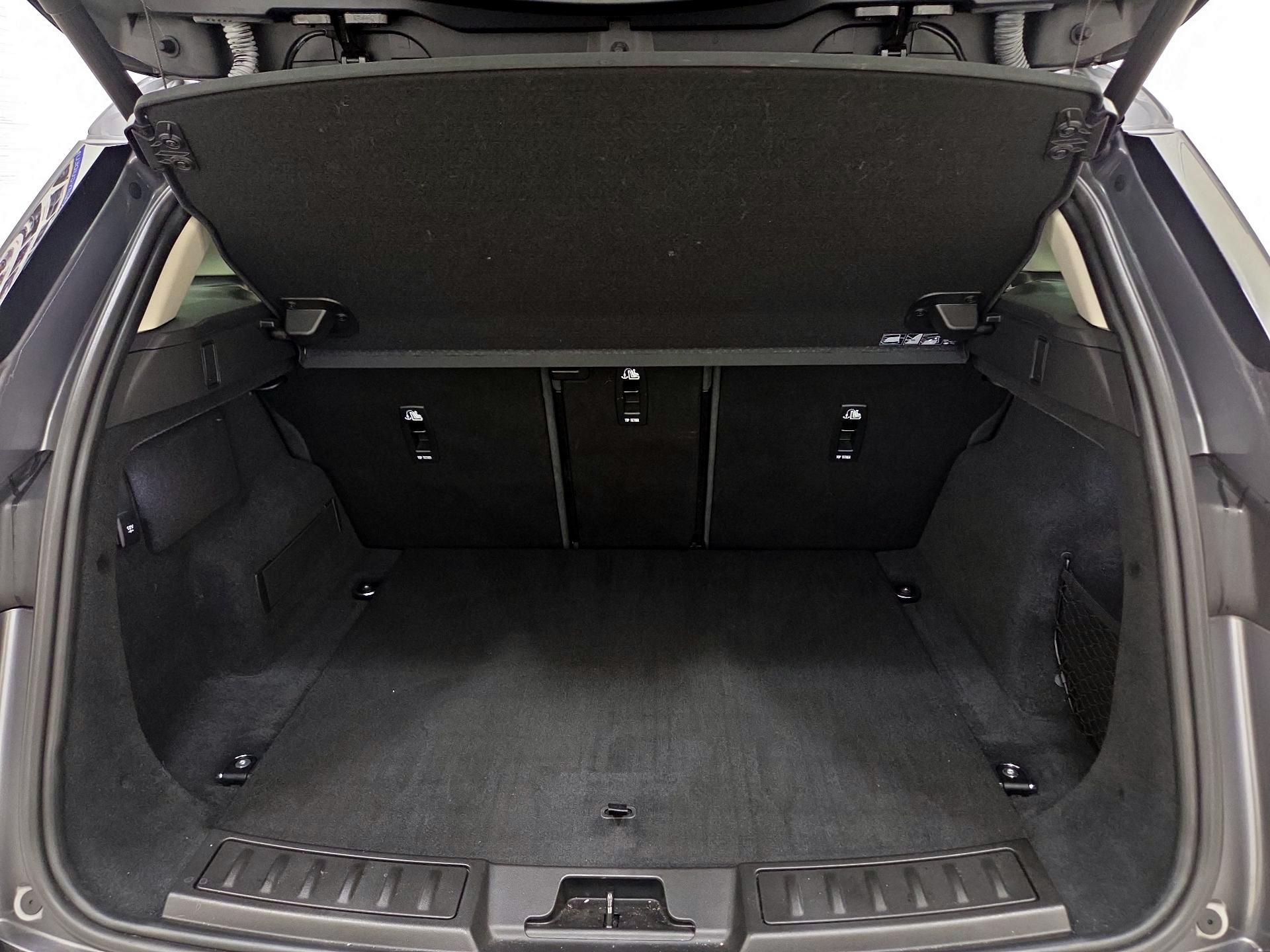 Thumbnail: 2020 Land Rover Range Rover Evoque - 18