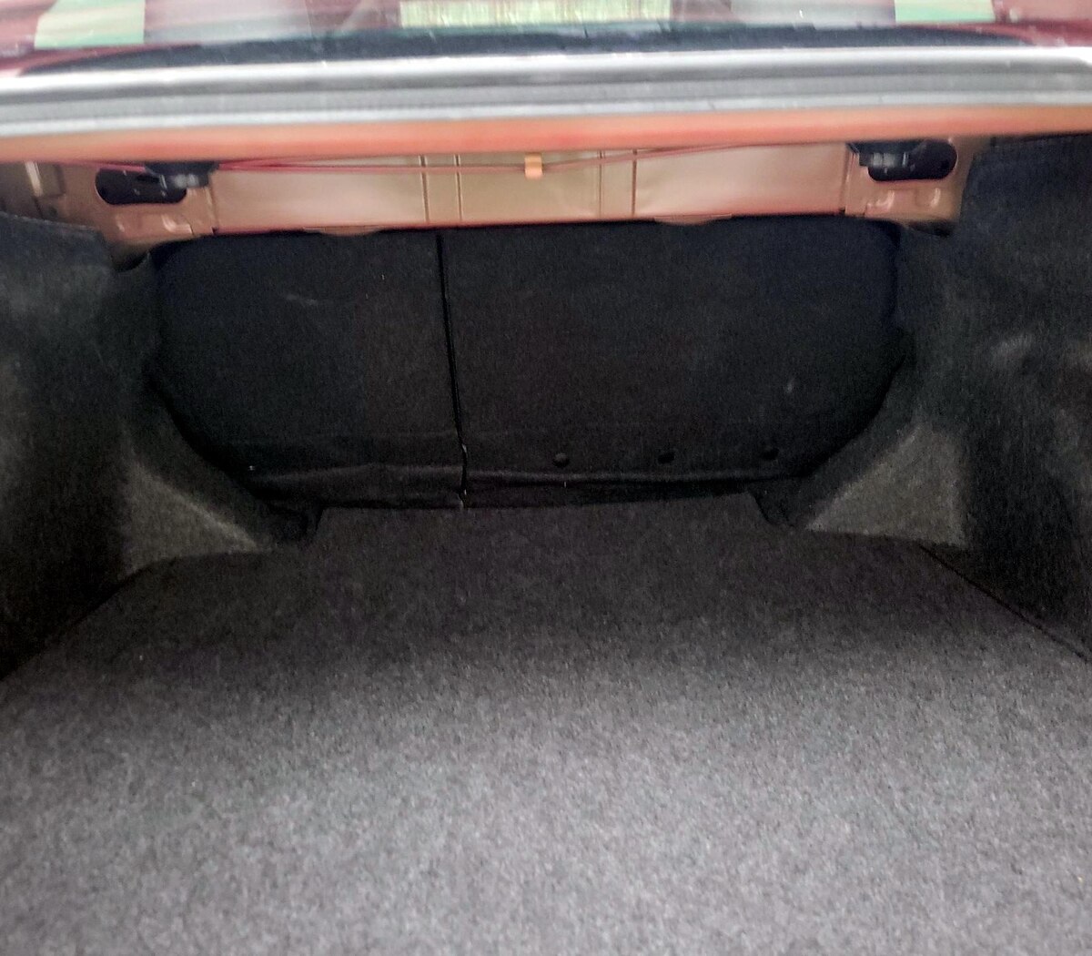Trunk/Cargo (Seats Up)