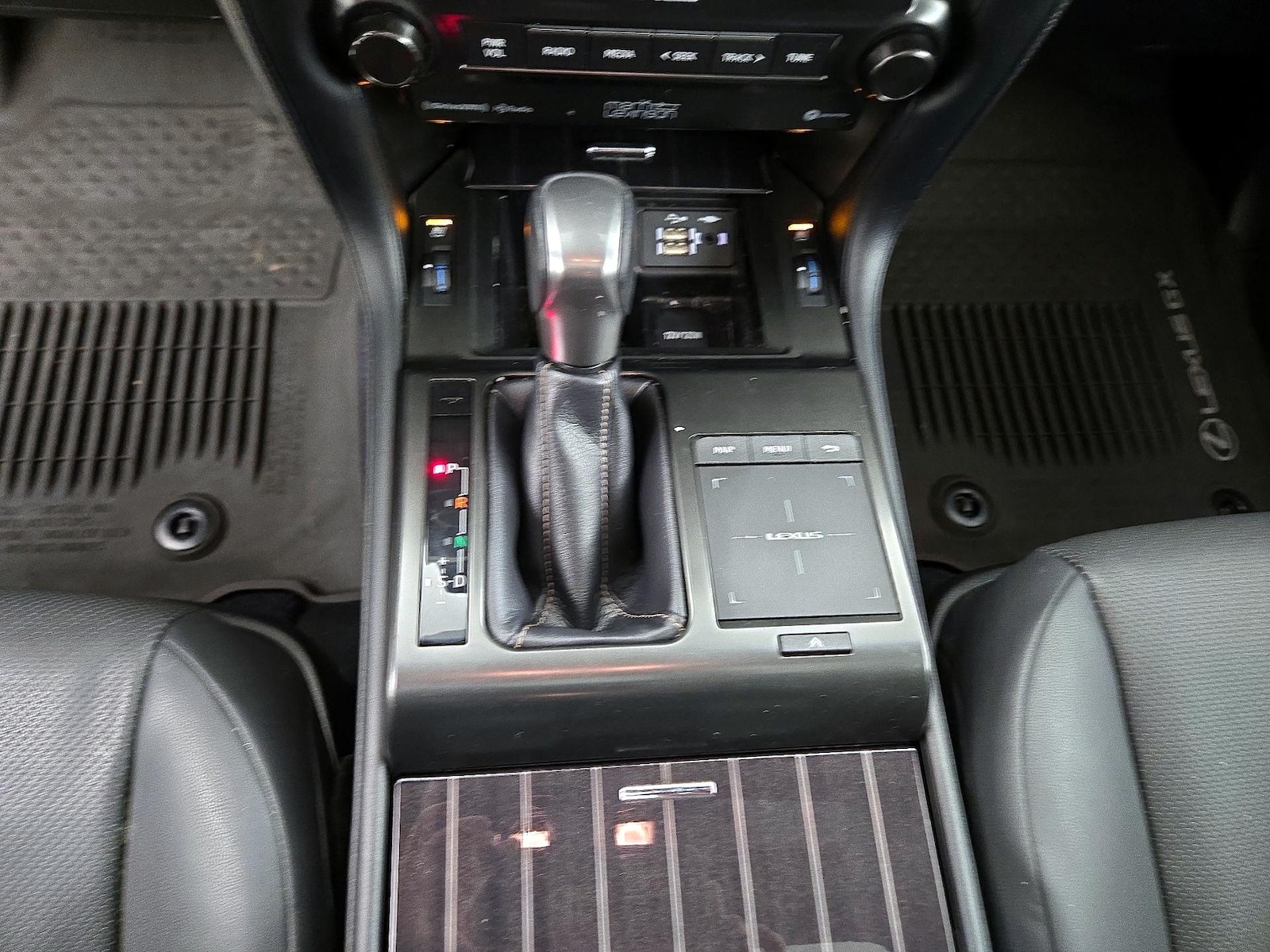 2022 Lexus GX Base - Photo 19