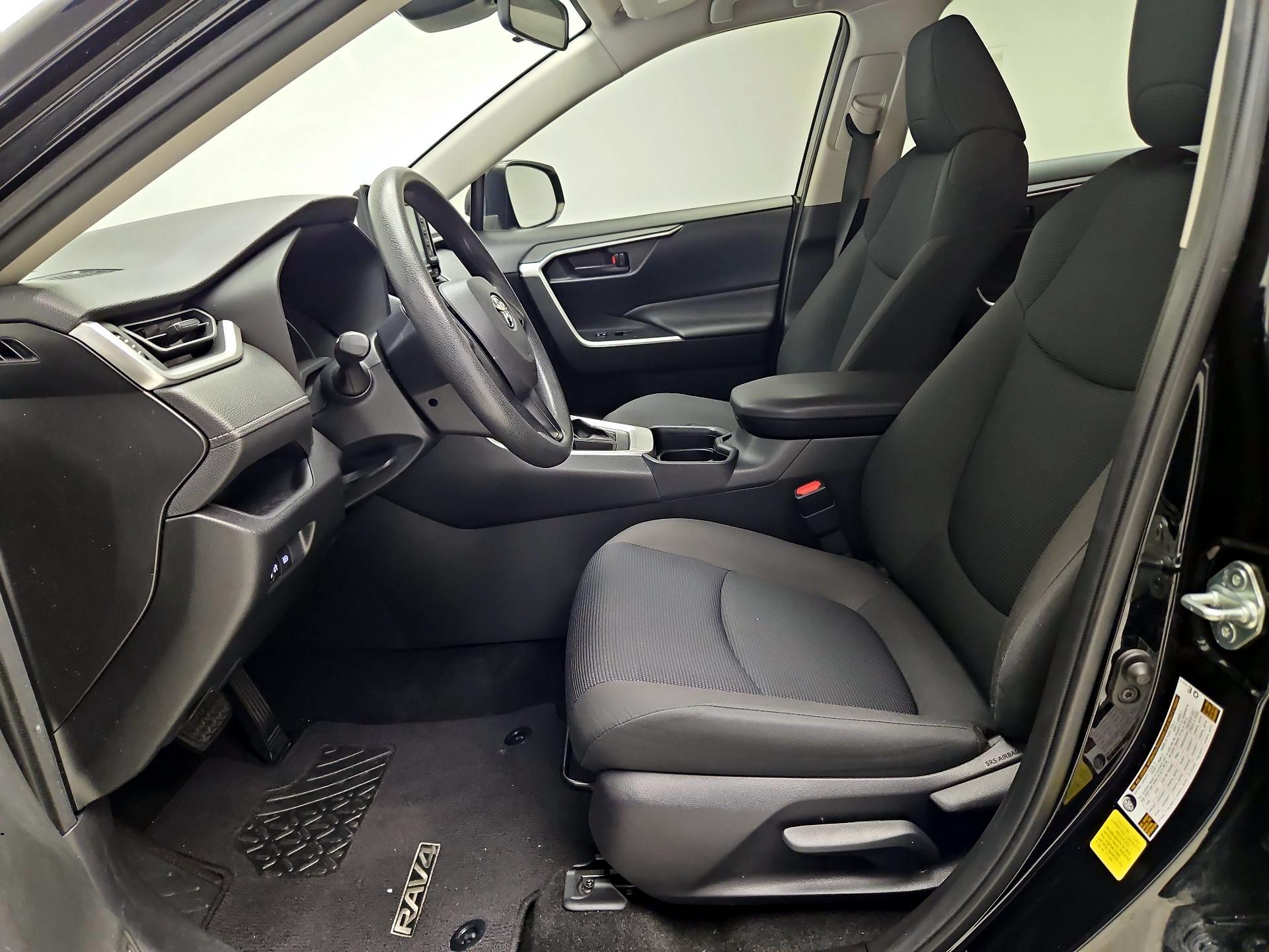 Thumbnail: 2020 Toyota RAV4 - 11