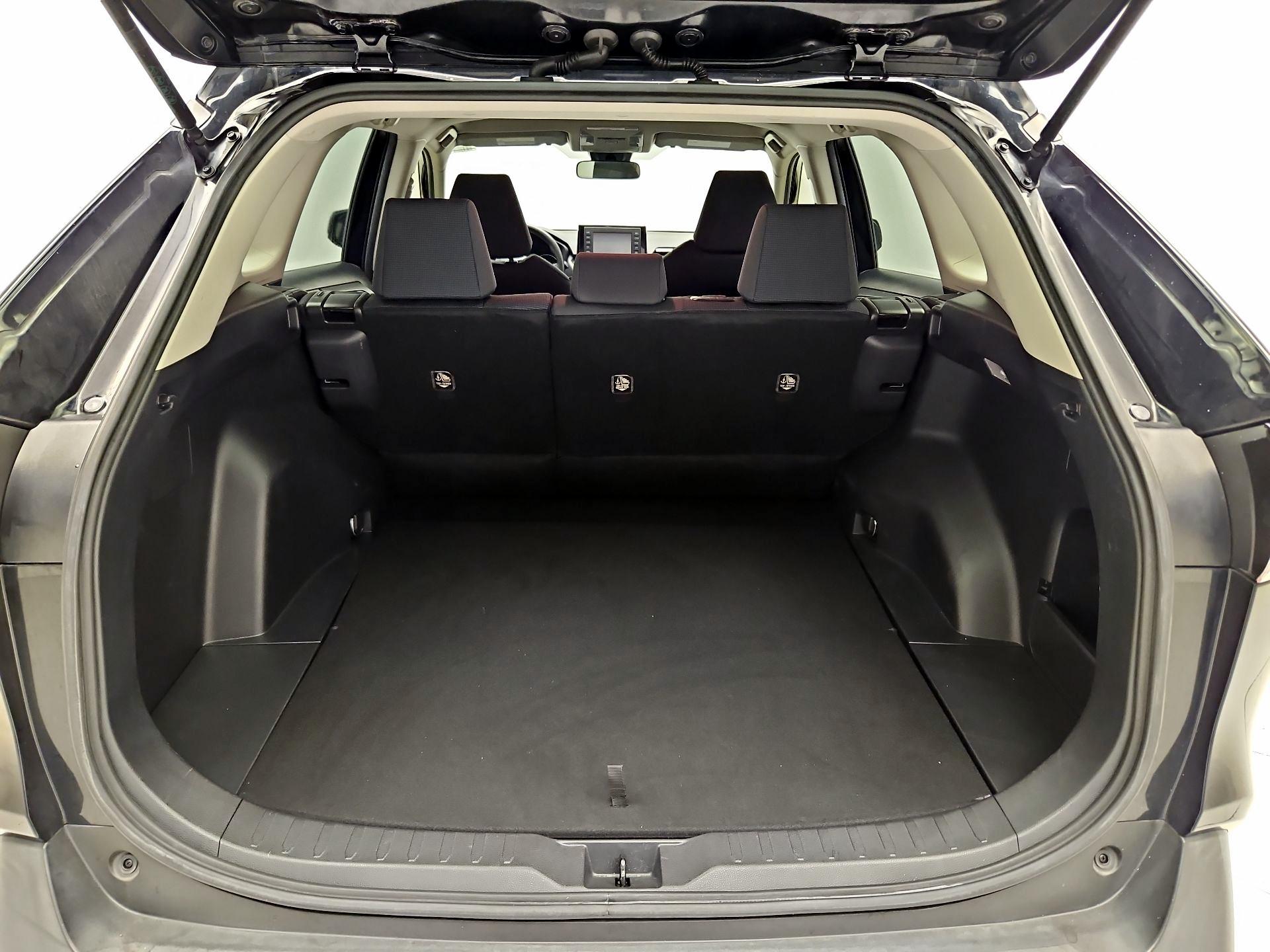 Thumbnail: 2020 Toyota RAV4 - 18