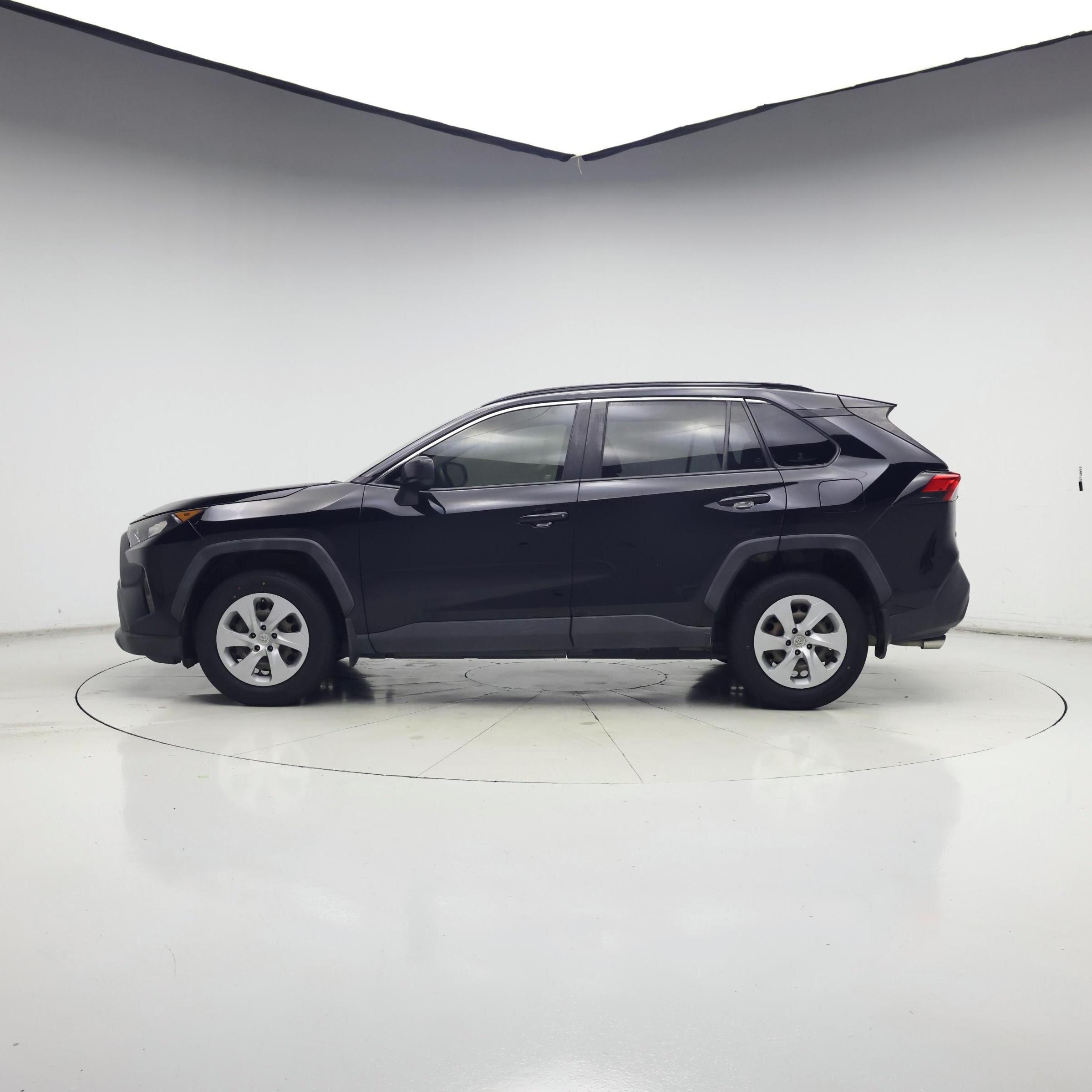 Thumbnail: 2020 Toyota RAV4 - 3