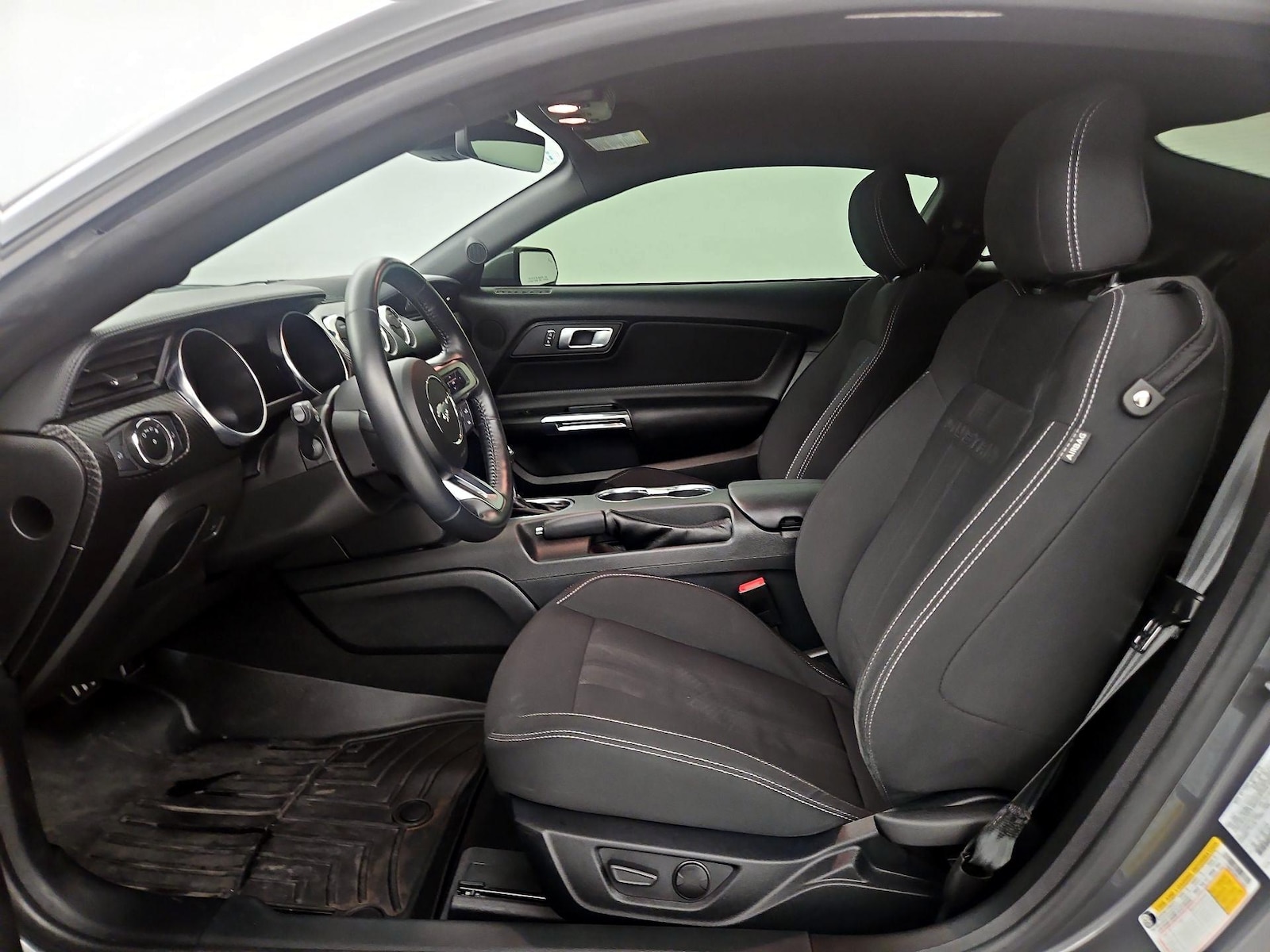 2023 Ford Mustang EcoBoost - Photo 10