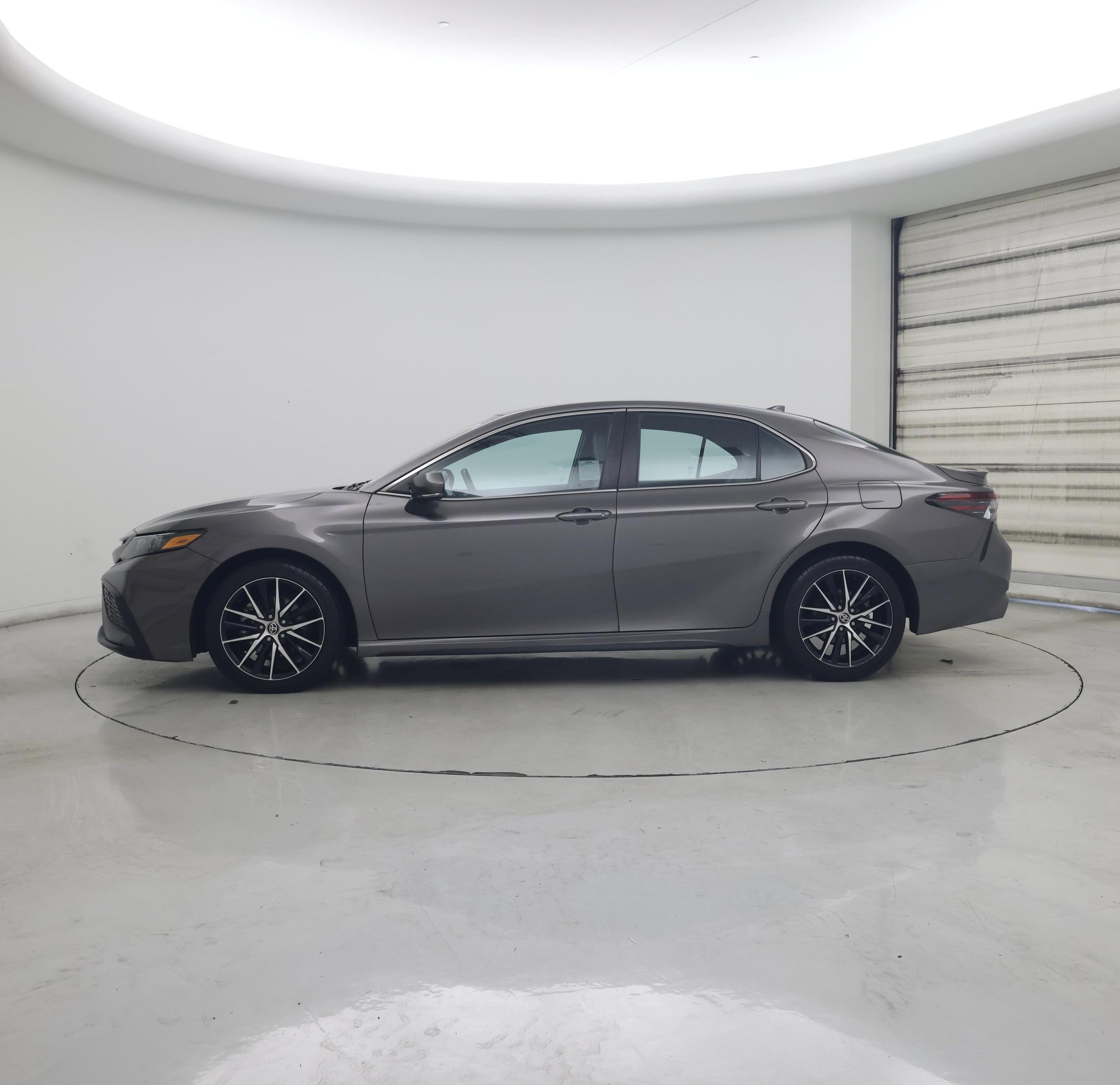 Thumbnail: 2022 Toyota Camry - 3